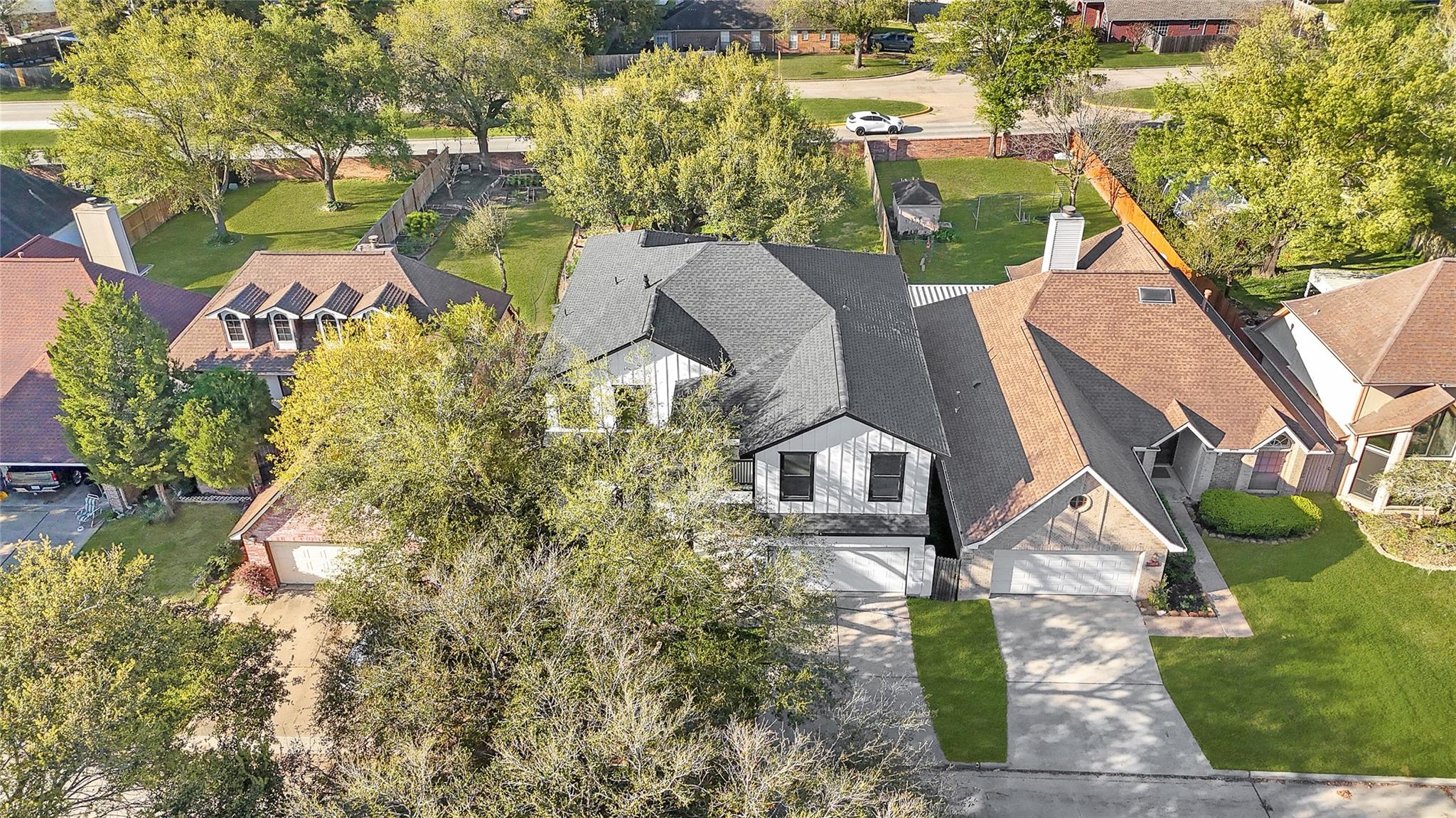 9026 Lawncliff Ln, Houston, TX 77040 photo