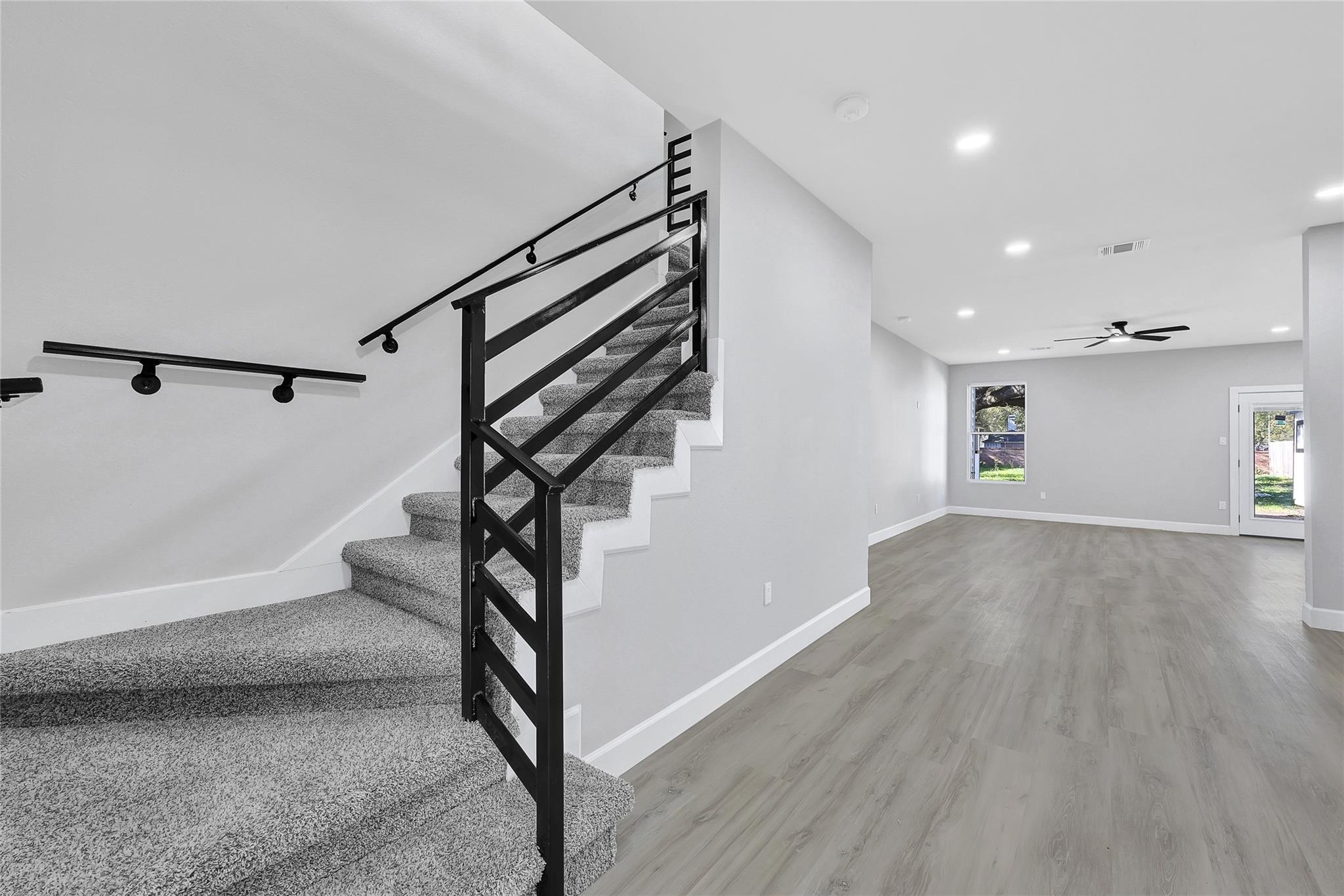 9026 Lawncliff Ln, Houston, TX 77040 photo