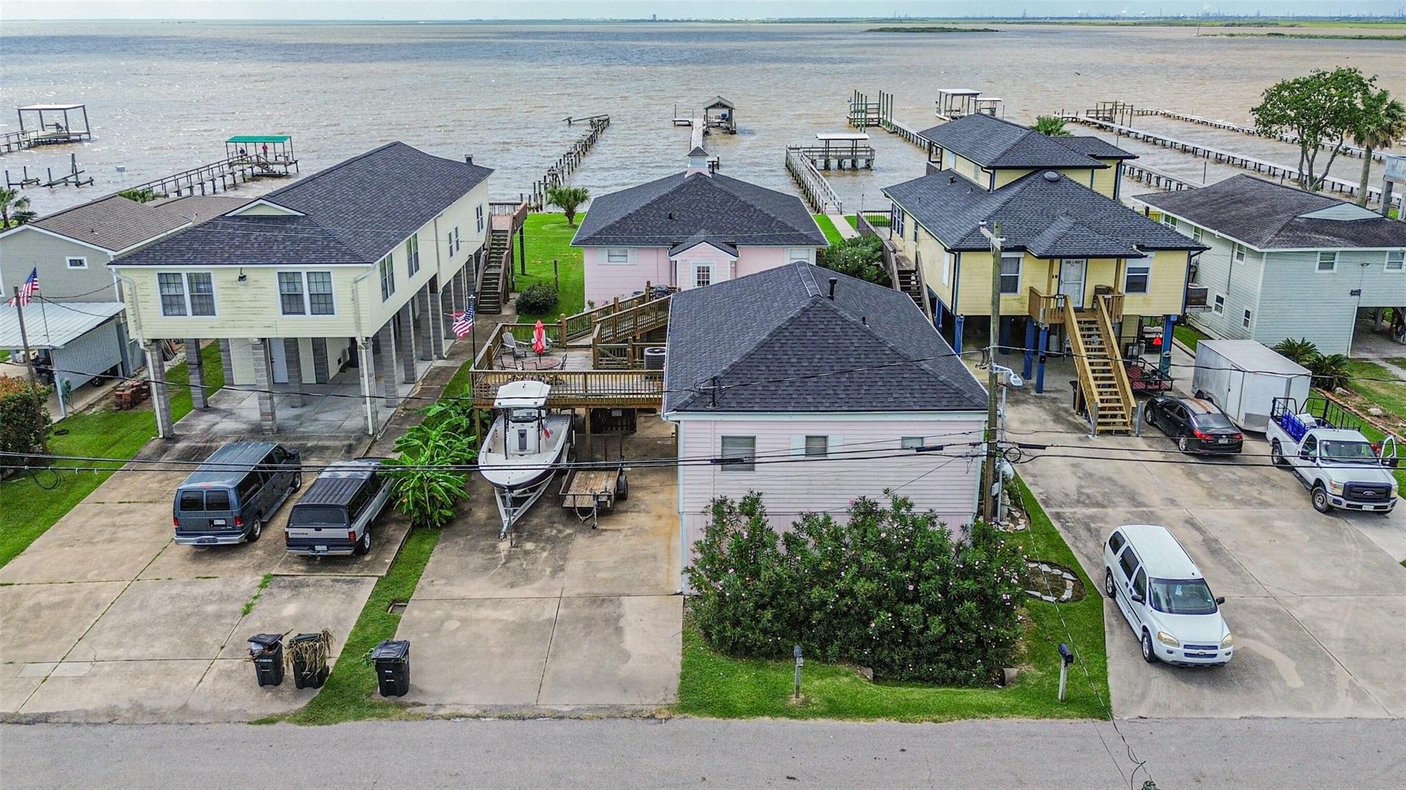 1521 John St, San Leon, TX 77539