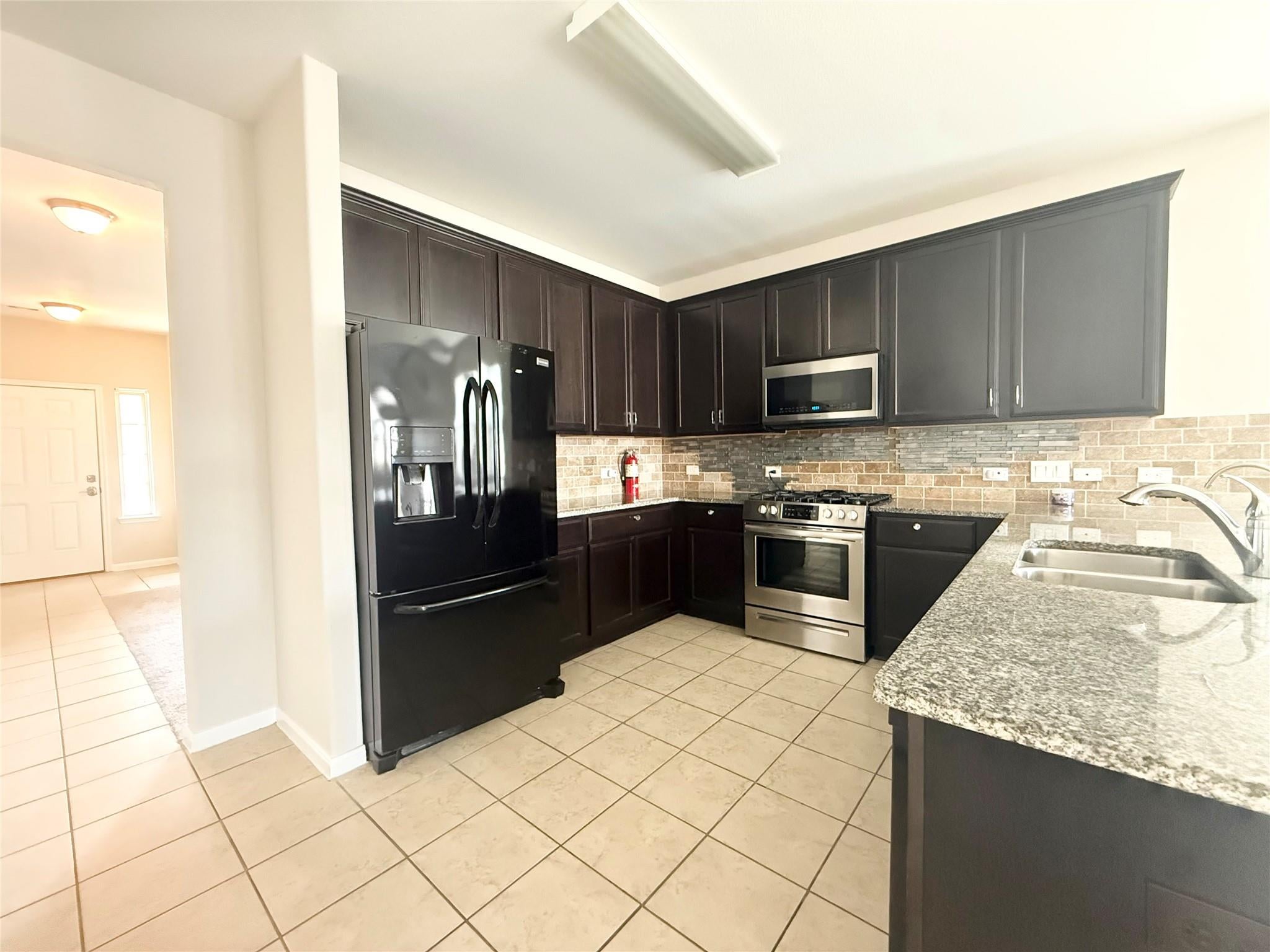 2407 Cactus Bend Dr, Humble, TX 77396 photo