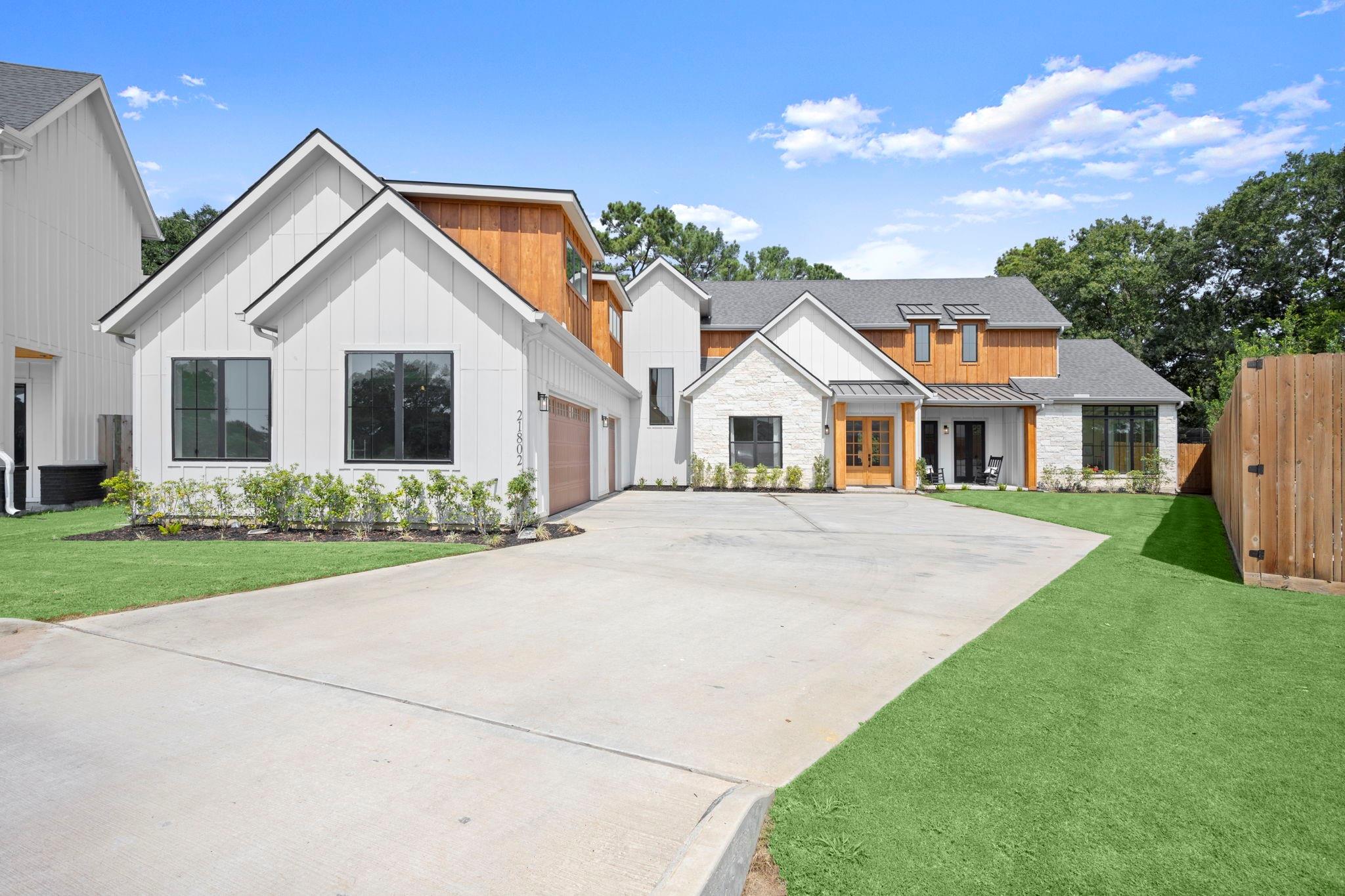 21802 White Oak View Dr, Tomball, TX 77375