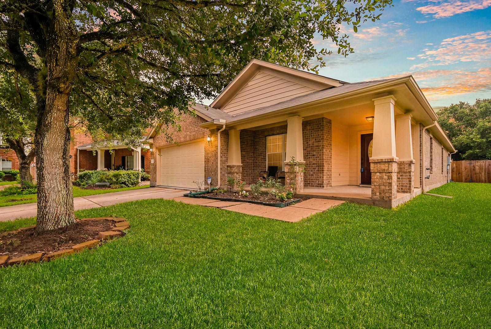 7922 Linden Oaks Ln, Richmond, TX 77407