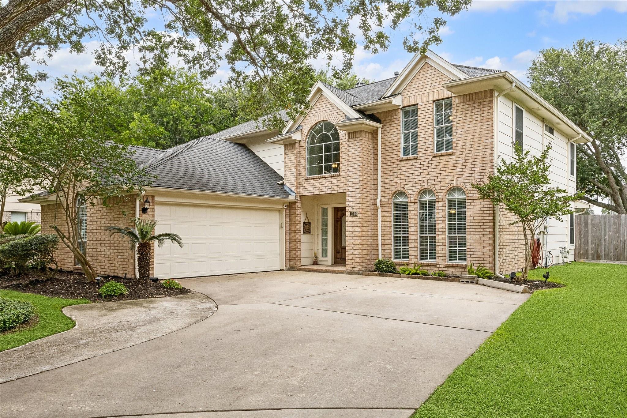 1910 Lori Ct, Seabrook, TX 77586