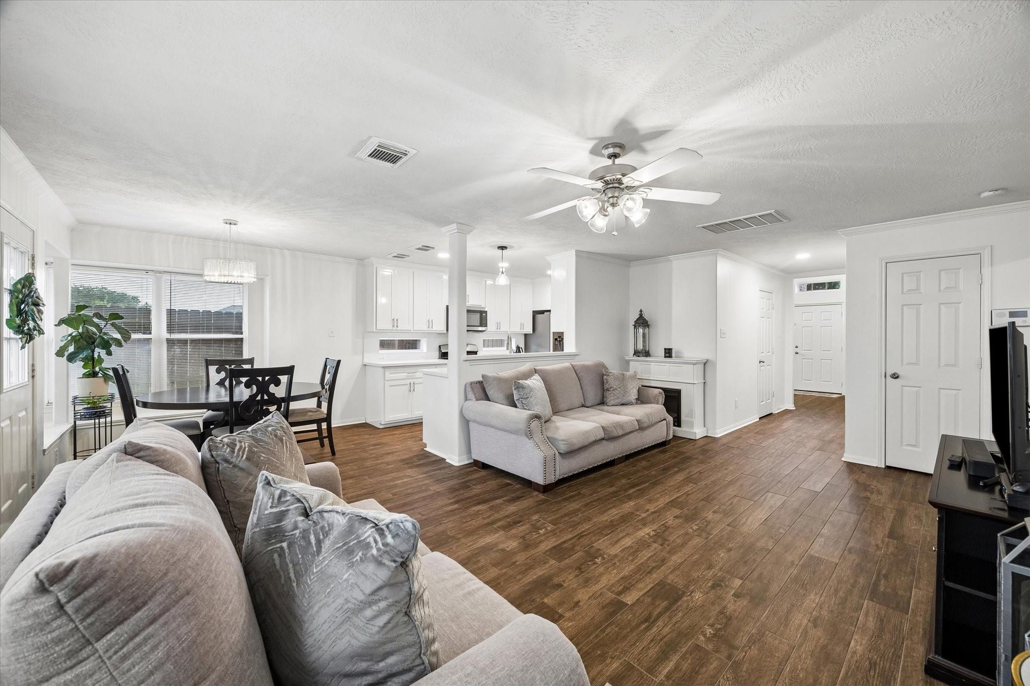 2709 Los Alamos Cir, Deer Park, TX 77536 photo