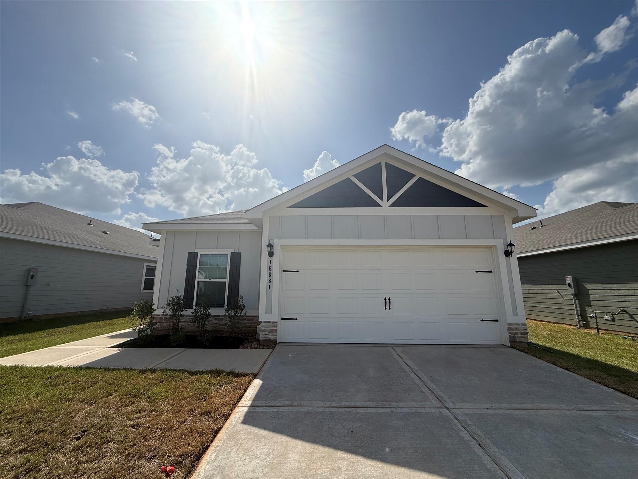 15881 Berry Hill Dr, Conroe, TX 77303