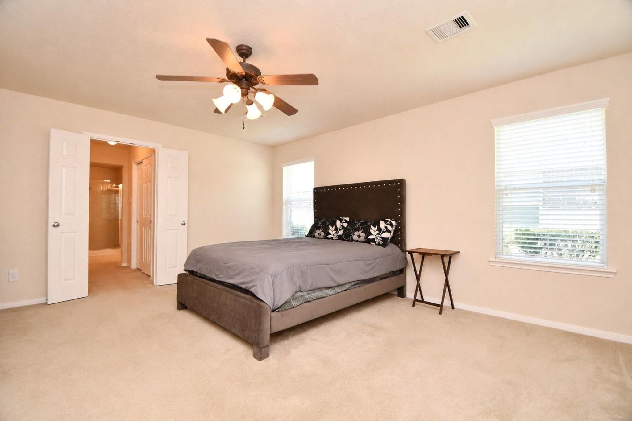 930 Sage St, Baytown, TX 77521 photo