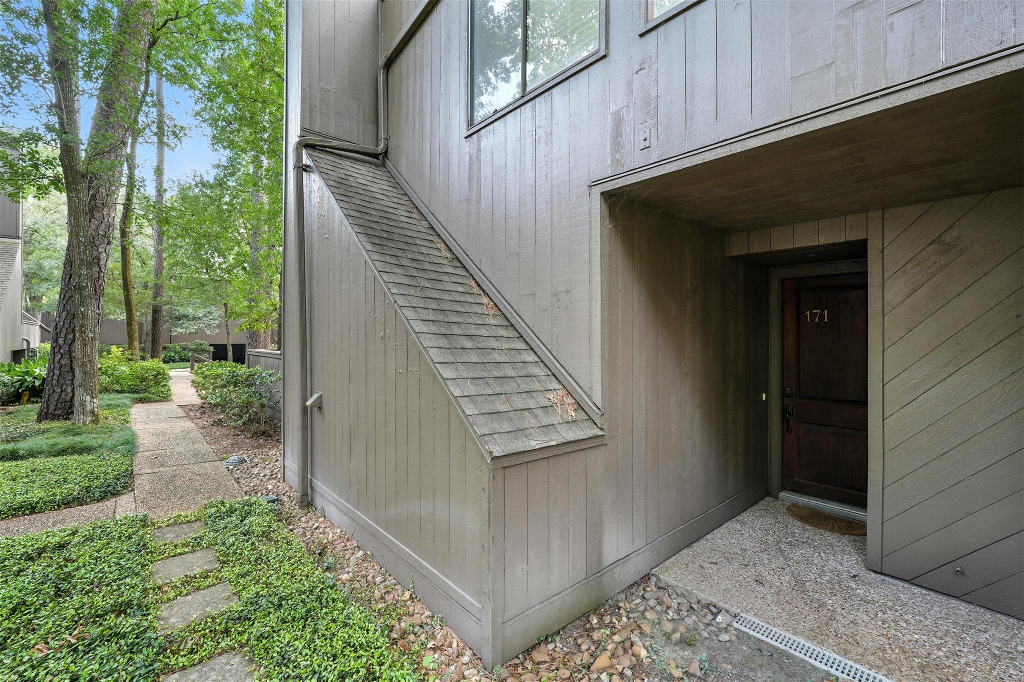 171 Litchfield Ln, Houston, TX 77024 photo