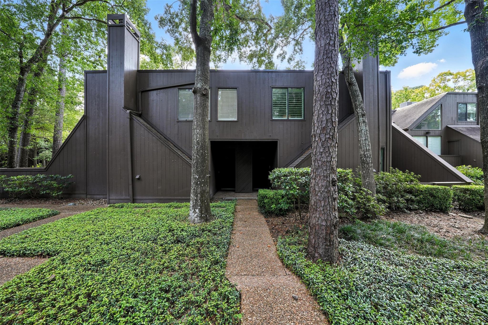 171 Litchfield Ln, Houston, TX 77024 photo