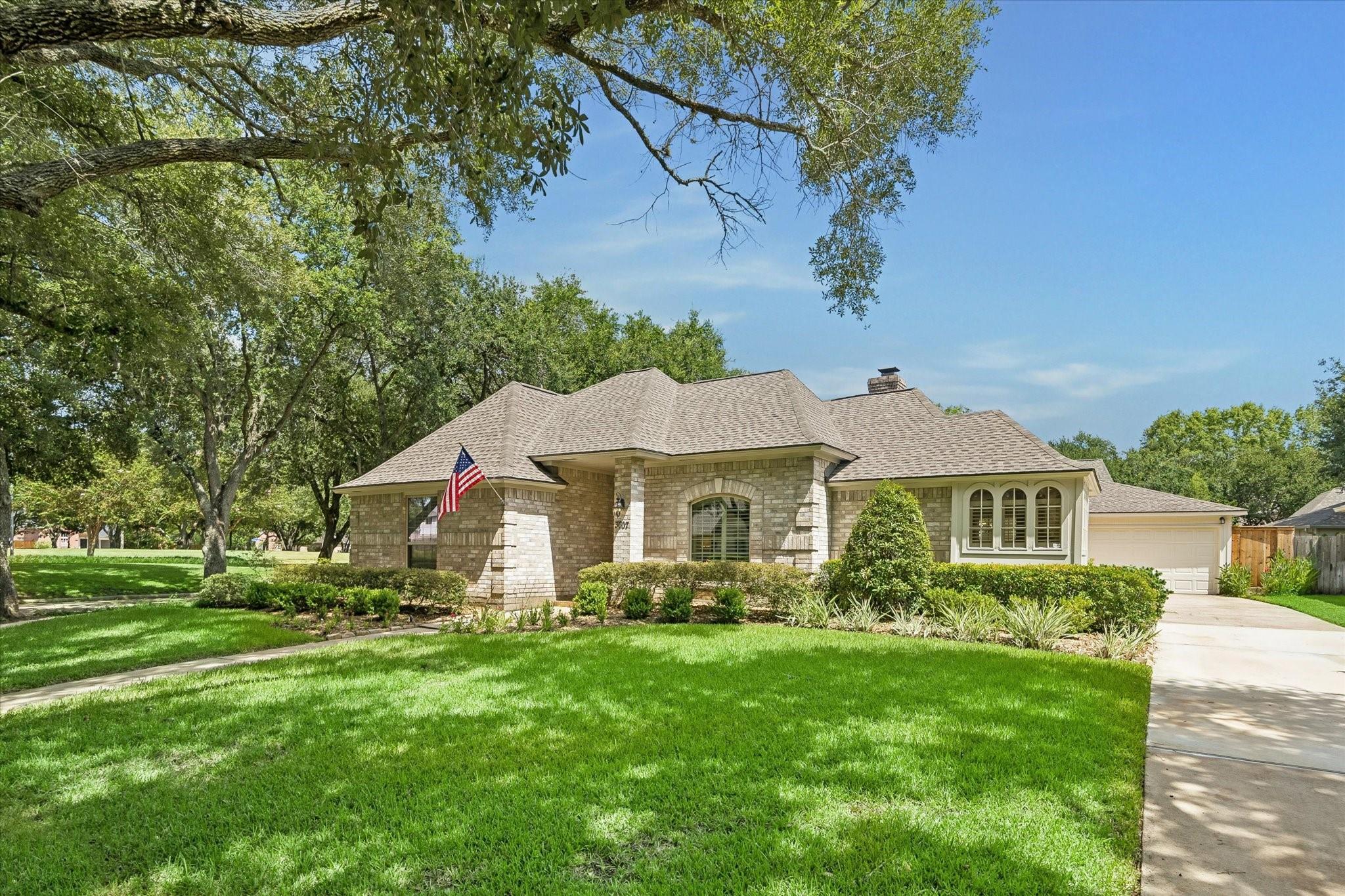 3007 W Steepbank Cir, Sugar Land, TX 77479 photo