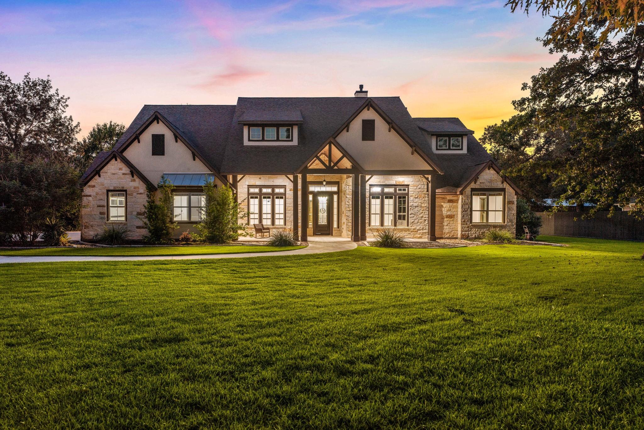 8989 Stone Oak Dr, Montgomery, TX 77316