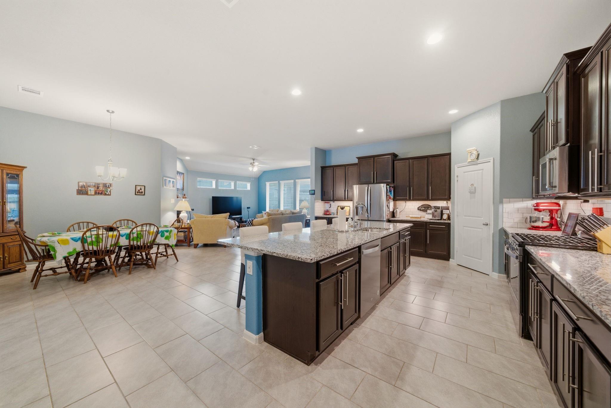 717 Wormwood Dr, League City, TX 77573 photo