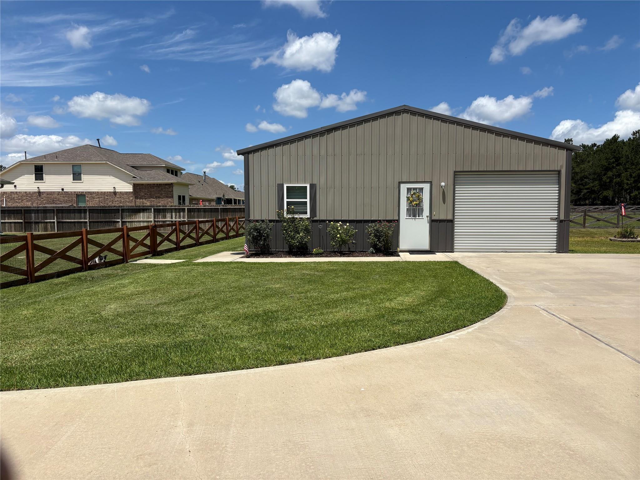 16645 Crosby St, Conroe, TX 77303 photo