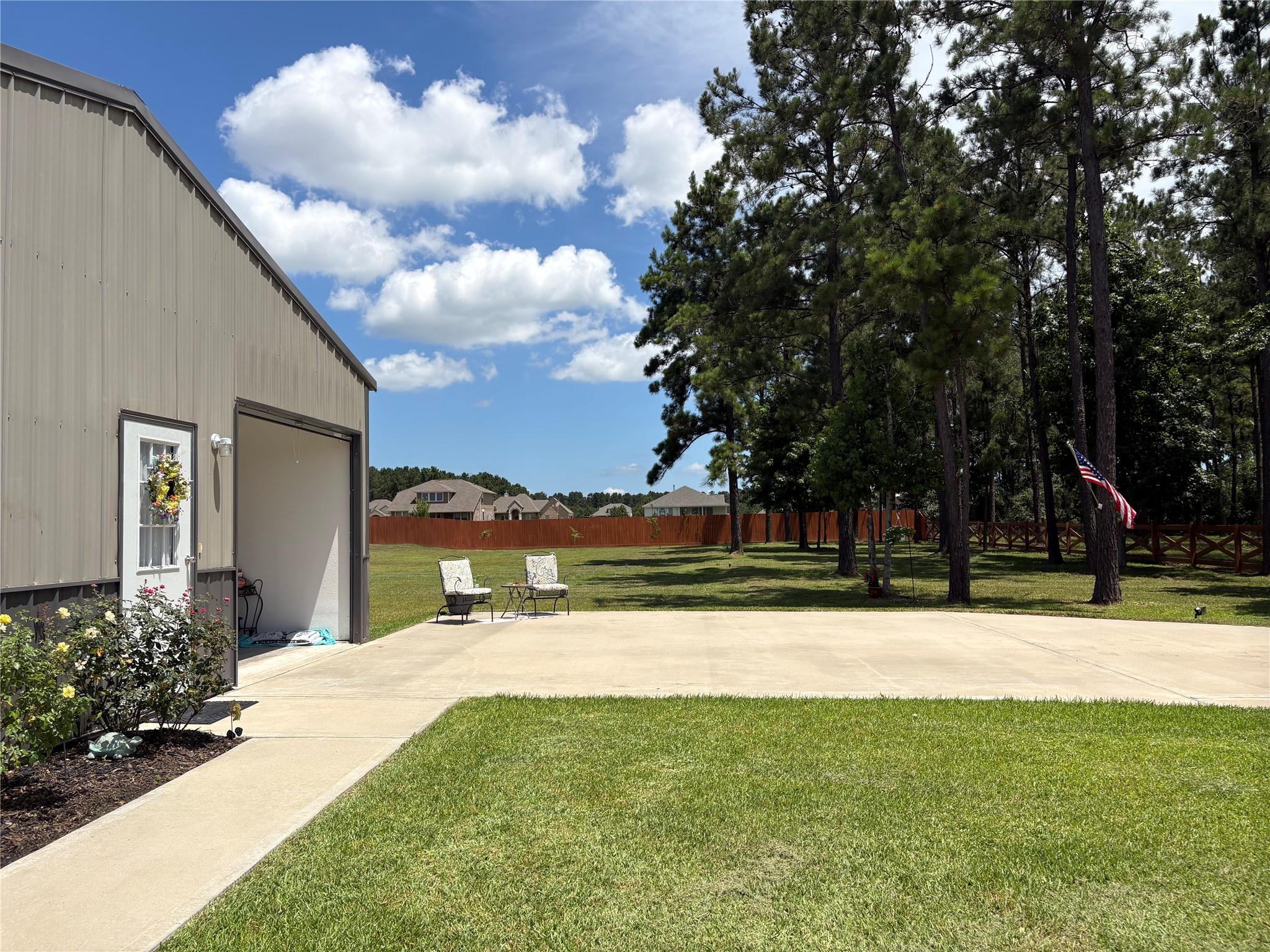 16645 Crosby St, Conroe, TX 77303 photo