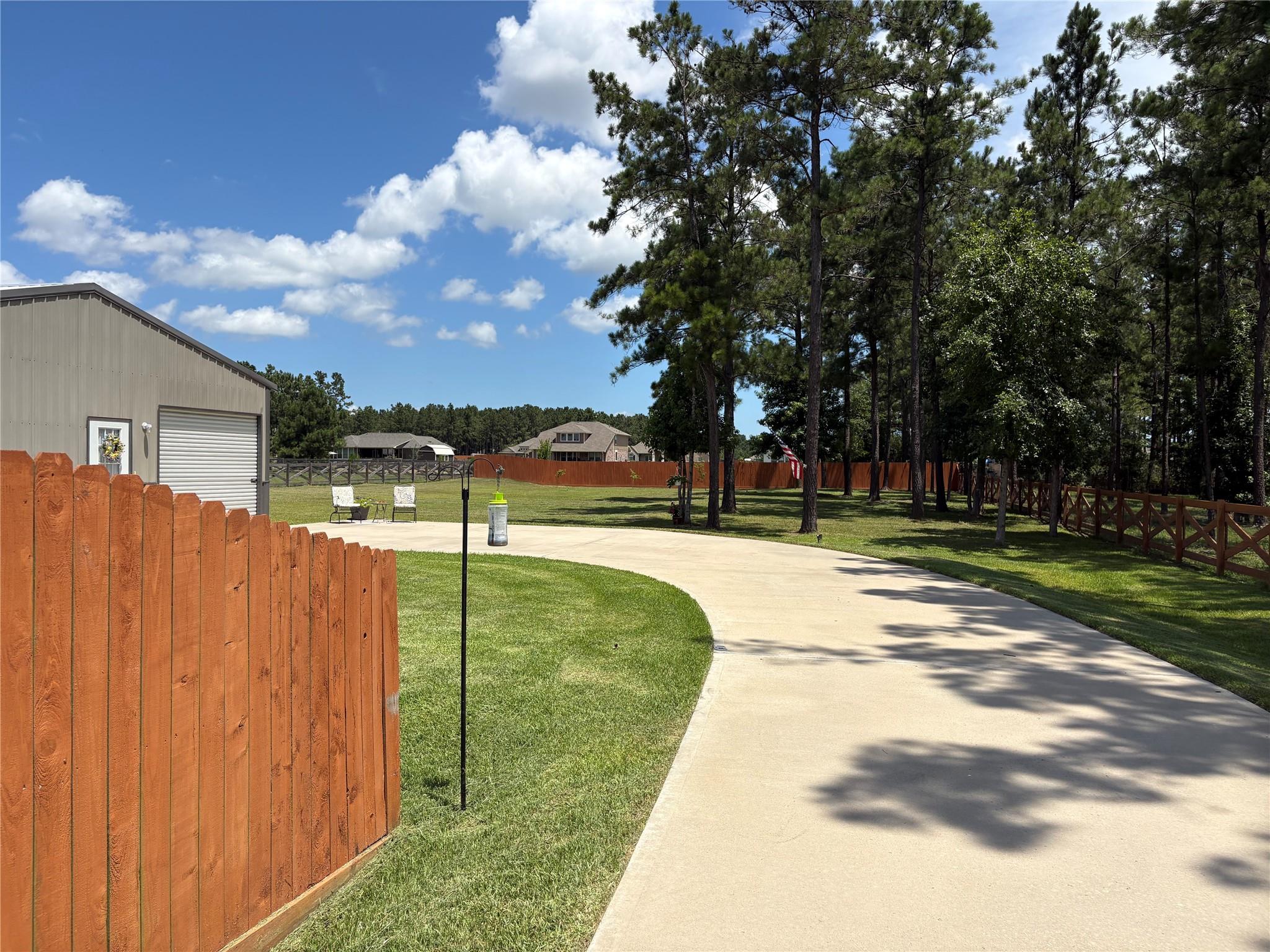 16645 Crosby St, Conroe, TX 77303 photo