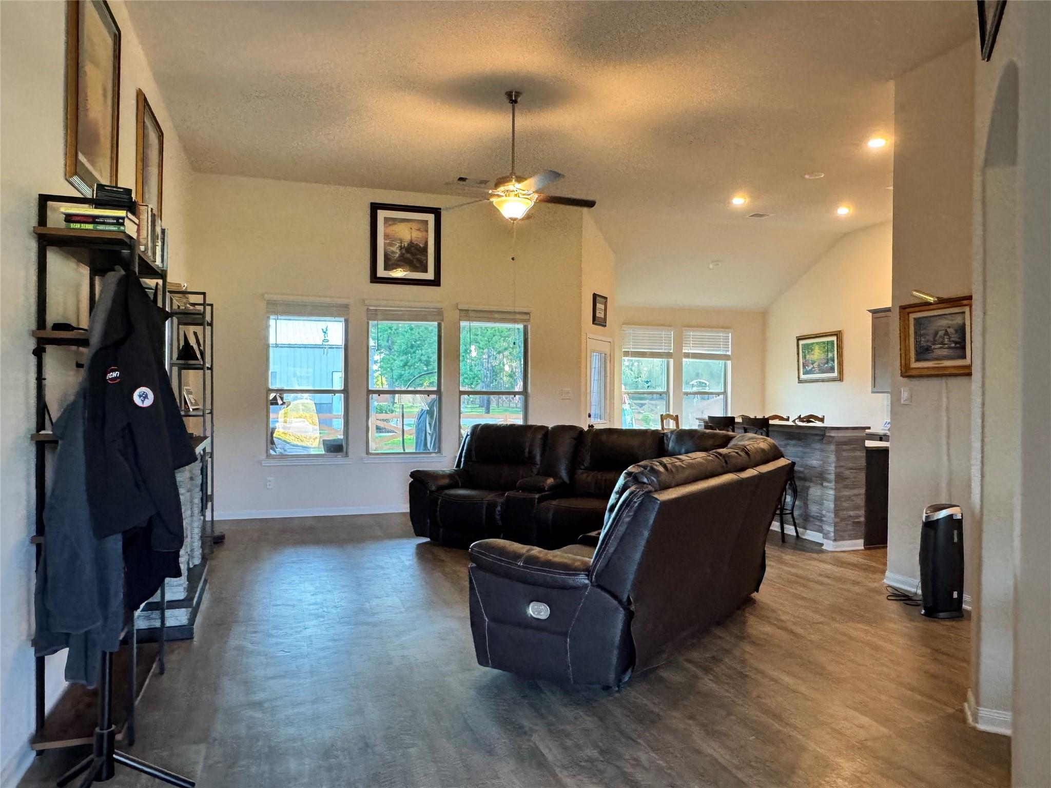 16645 Crosby St, Conroe, TX 77303 photo