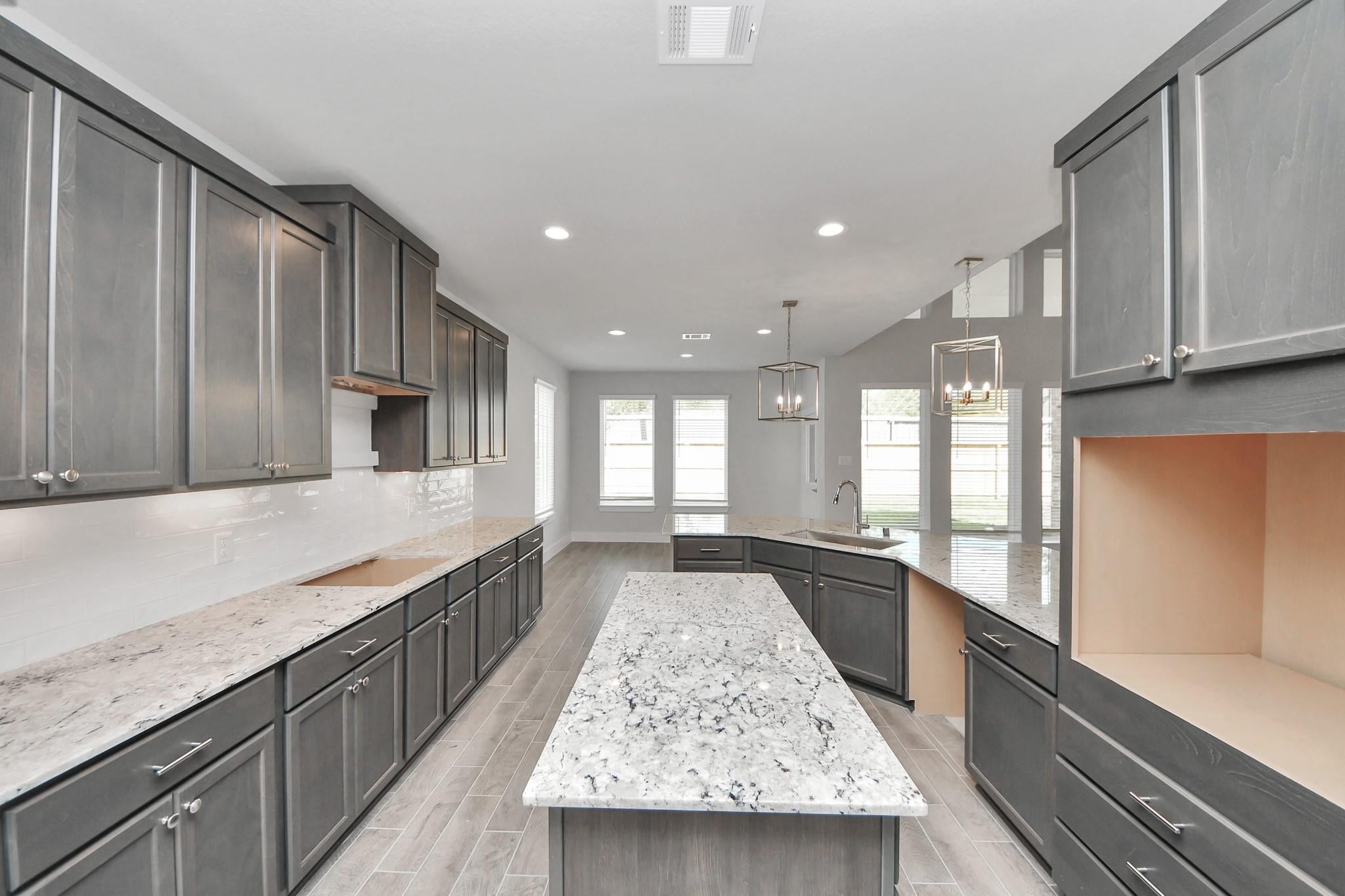 2048 Thimbleberry Ln, Magnolia, TX 77355 photo