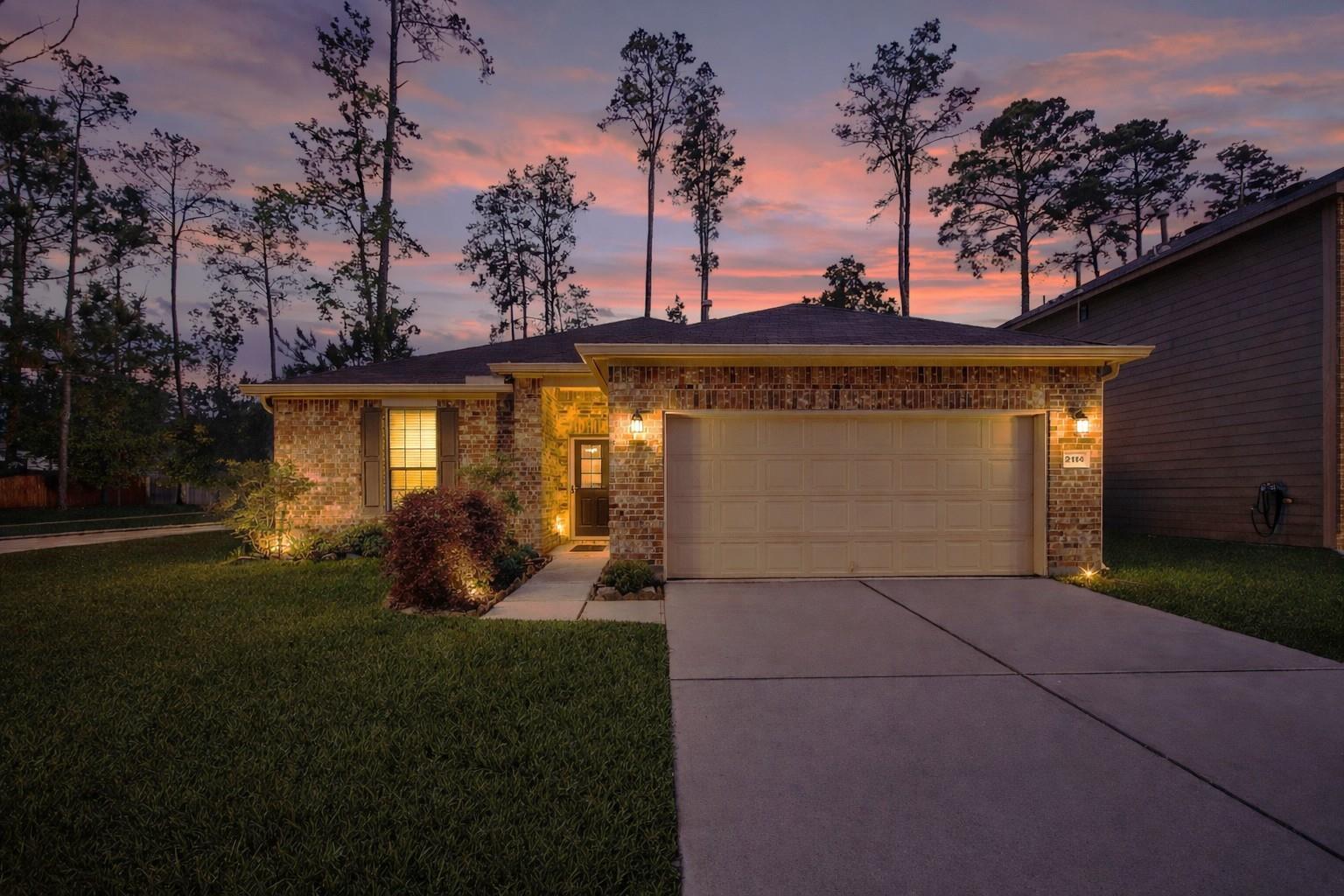 2114 Lost Timbers Dr, Conroe, TX 77304 photo