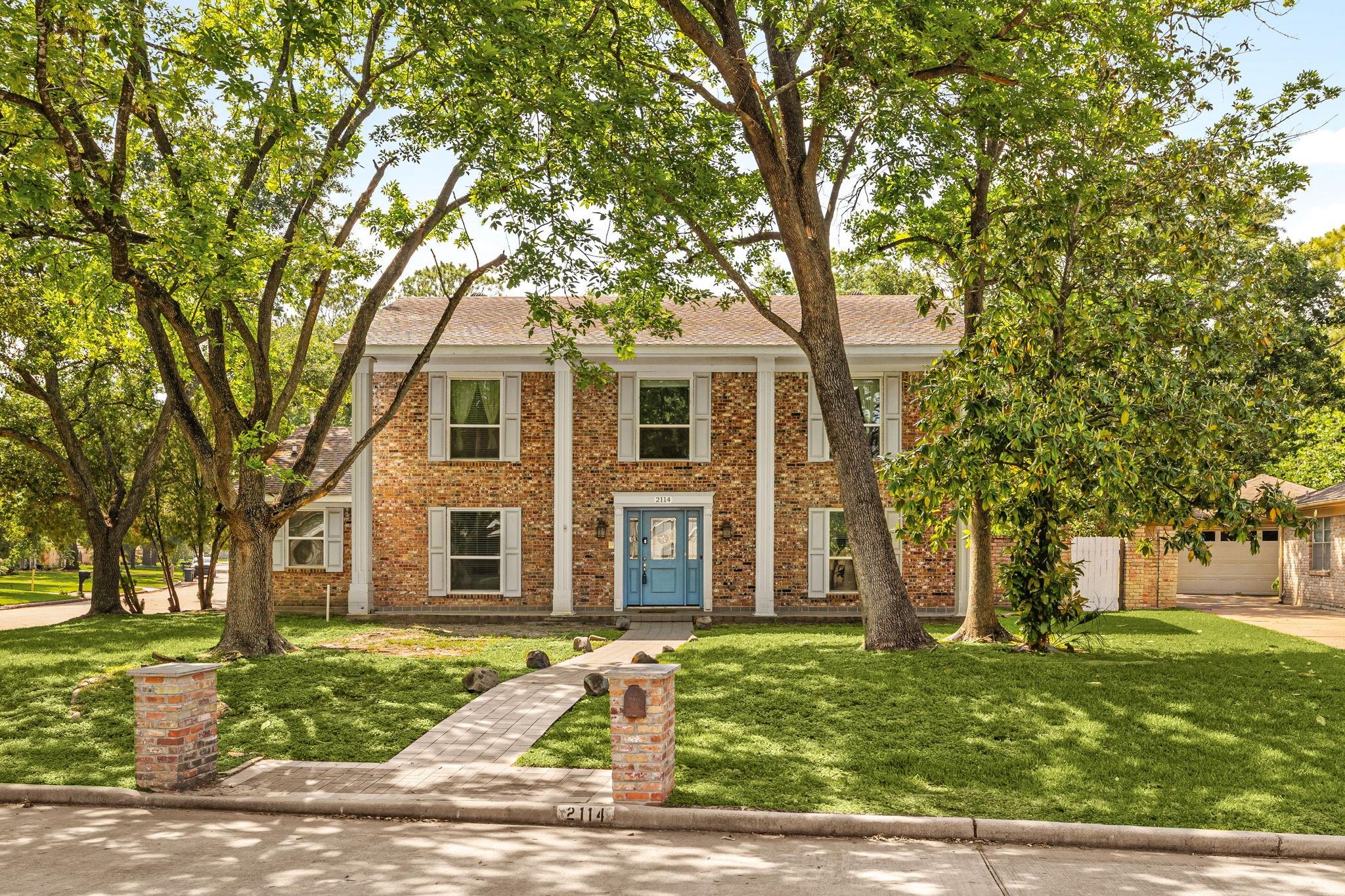 2114 Briargreen Dr, Houston, TX 77077