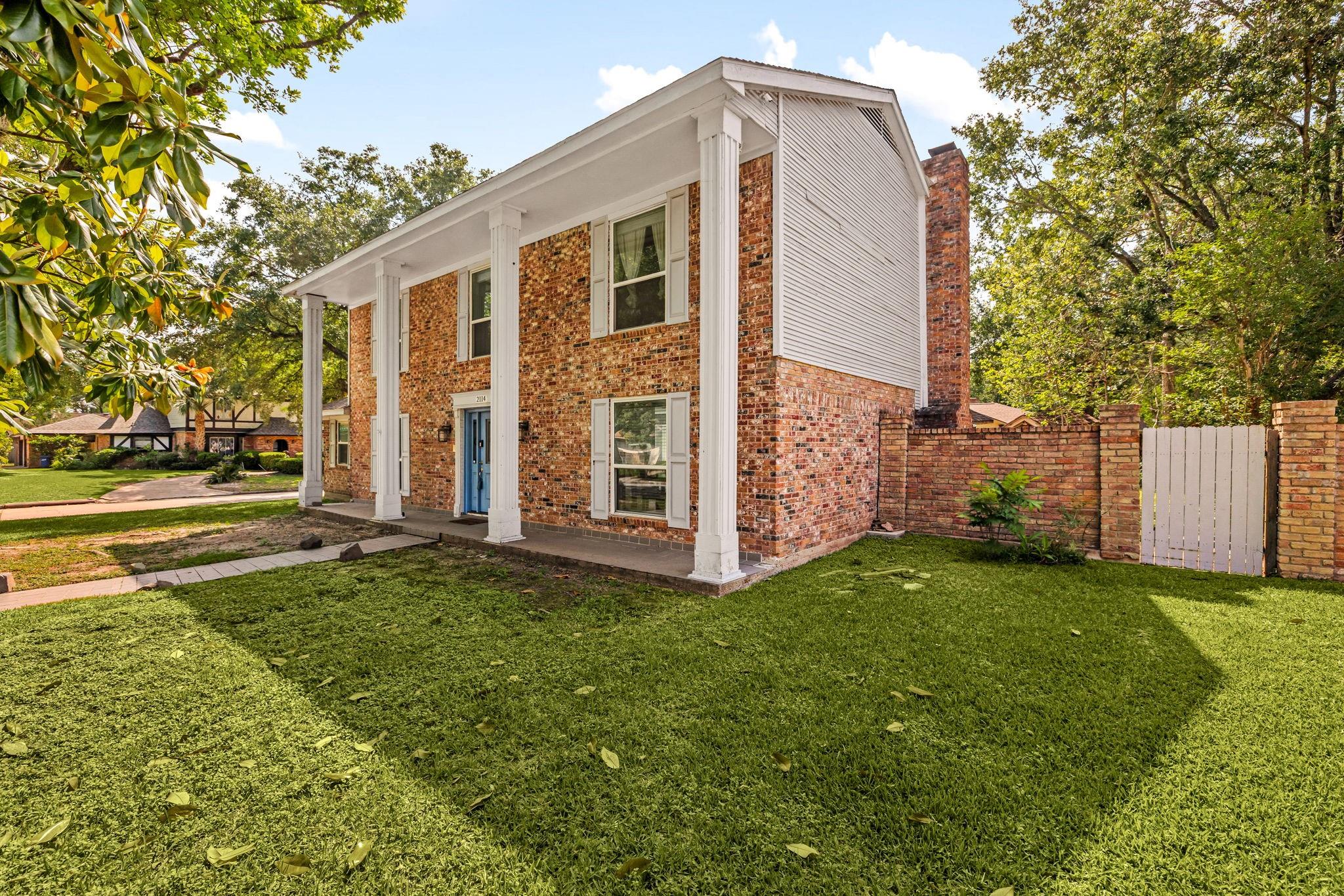 2114 Briargreen Dr, Houston, TX 77077 photo