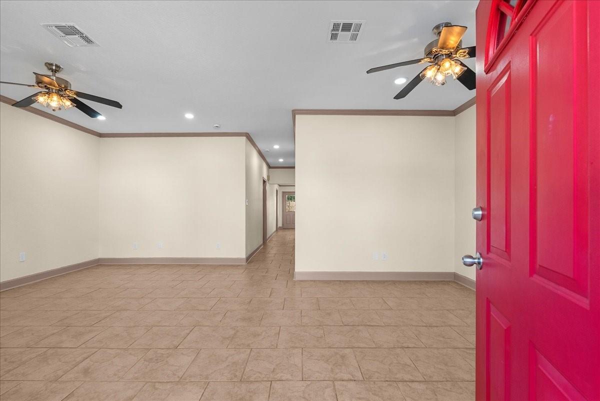 619 Dula St, Alvin, TX 77511 photo