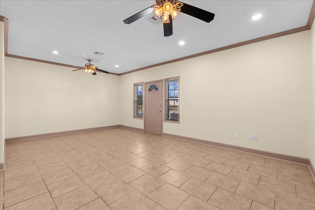 619 Dula St, Alvin, TX 77511 photo