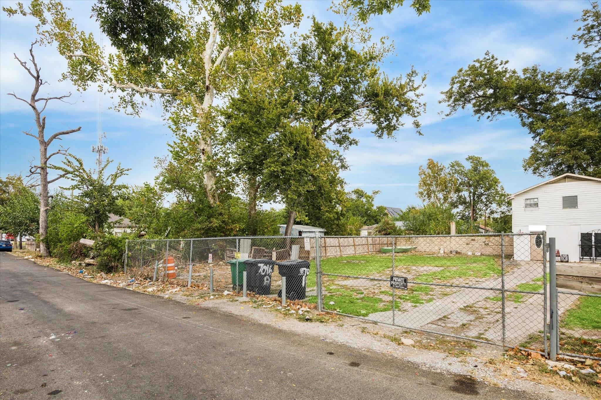 7014 AND 7018 Finn St, Houston, TX 77022 photo