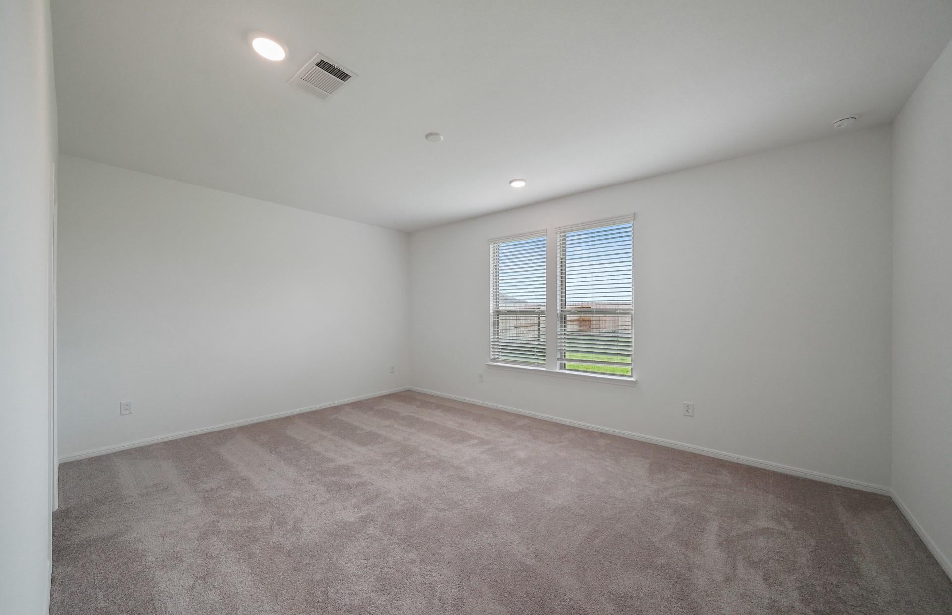 326 Smugglers Bay Ln, Crosby, TX 77532