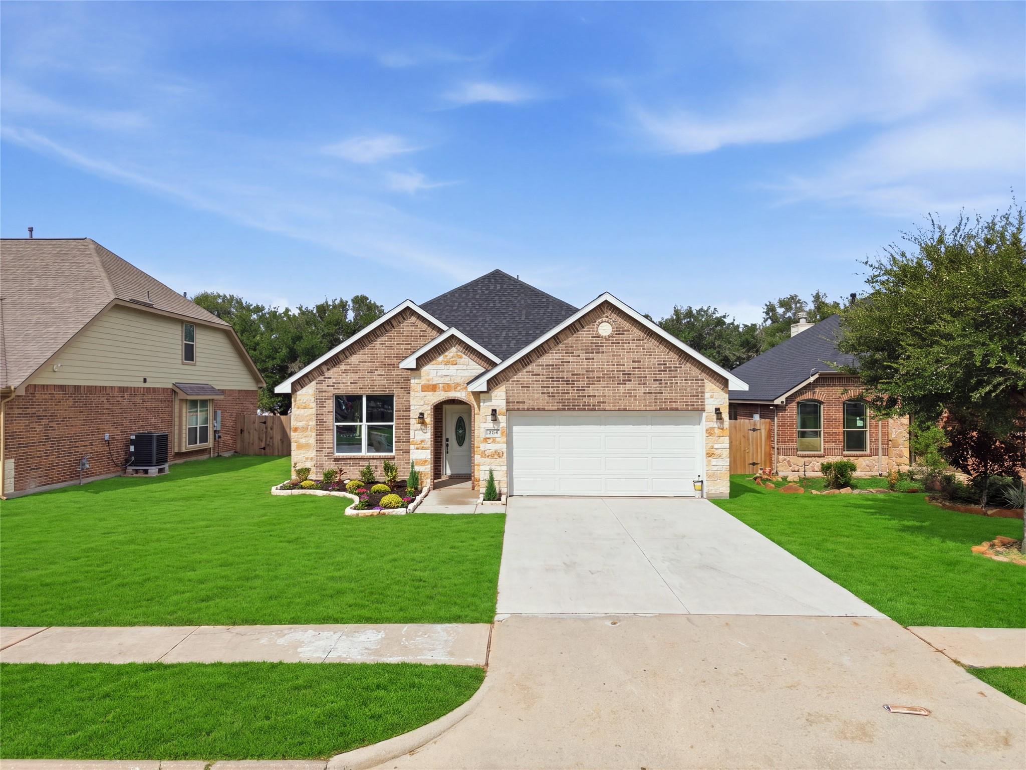 5014 Meadow Dr, Deer Park, TX 77536
