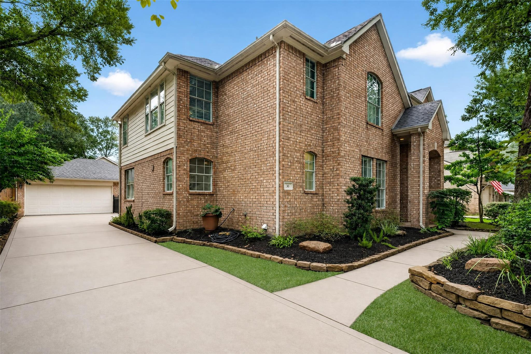 30 Murmuring Creek Pl, The Woodlands, TX 77385 photo