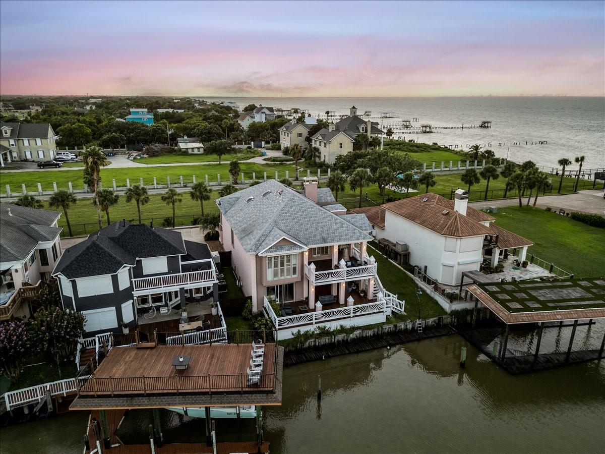 123 Port St, San Leon, TX 77539 photo
