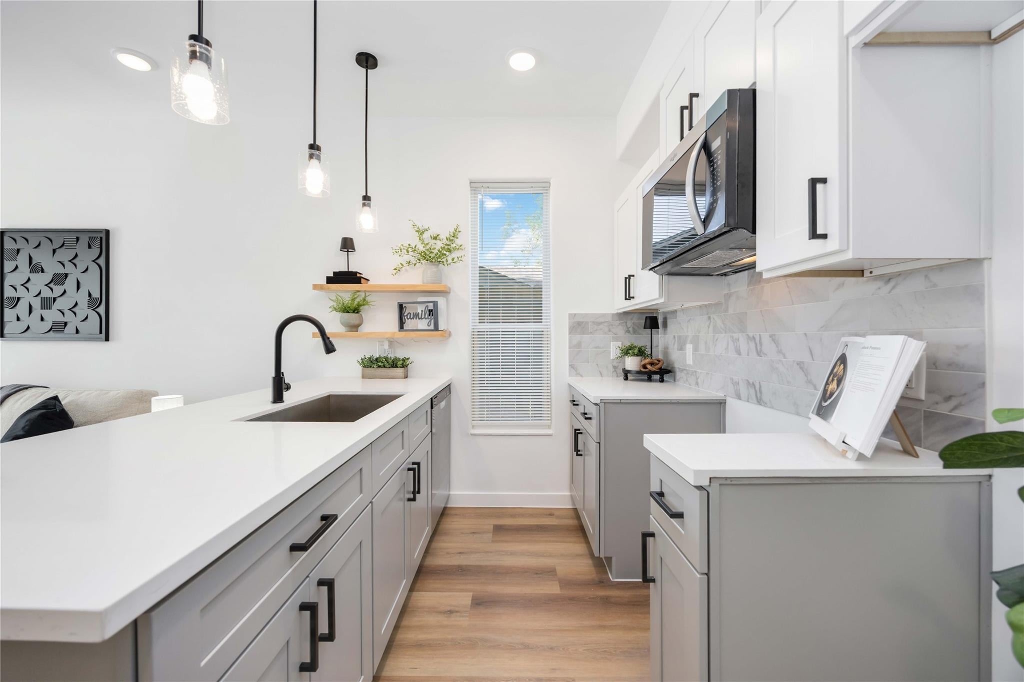 5809 Senior St, Houston, TX 77016