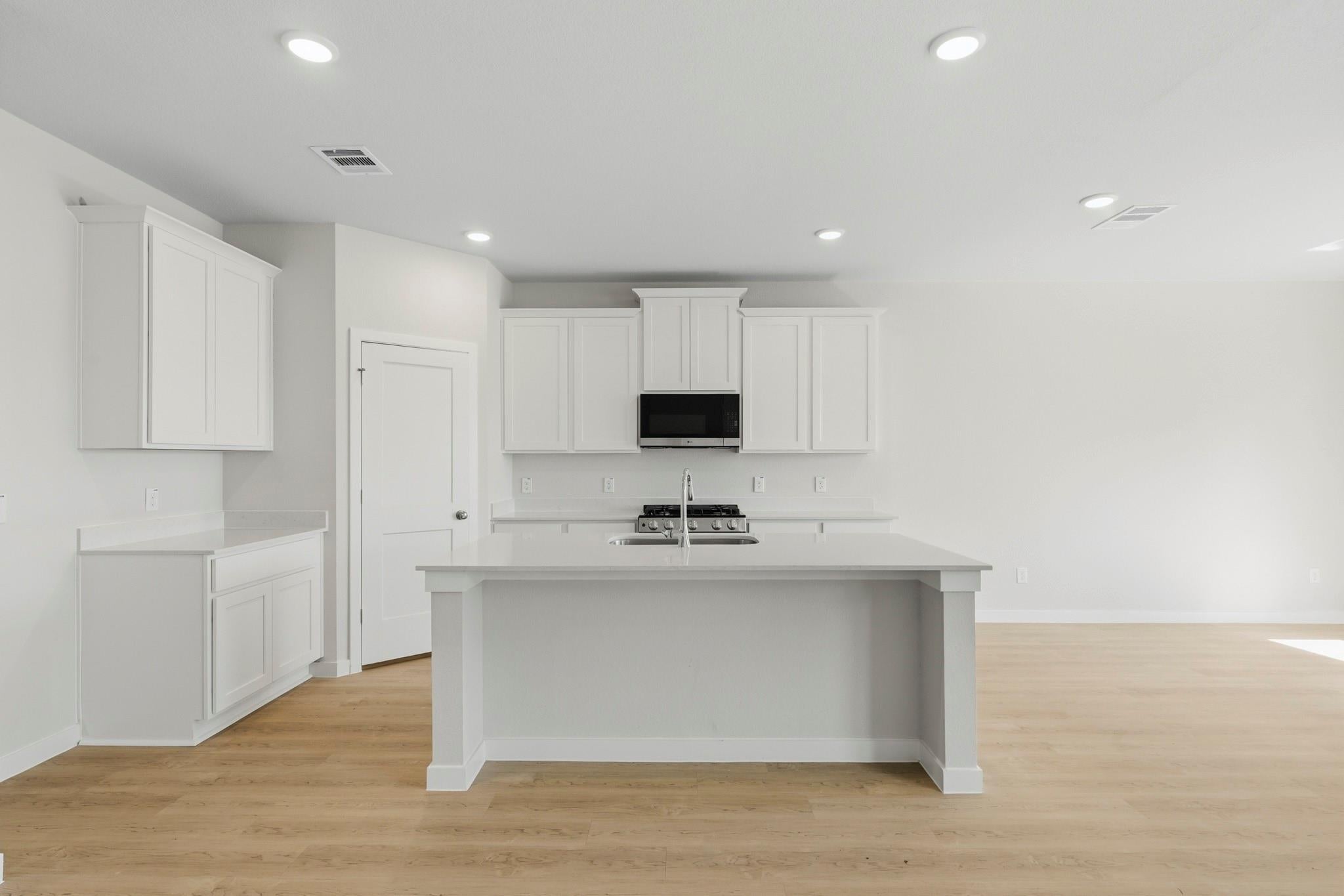 626 Cherry Tree Dr, La Marque, TX 77568 photo