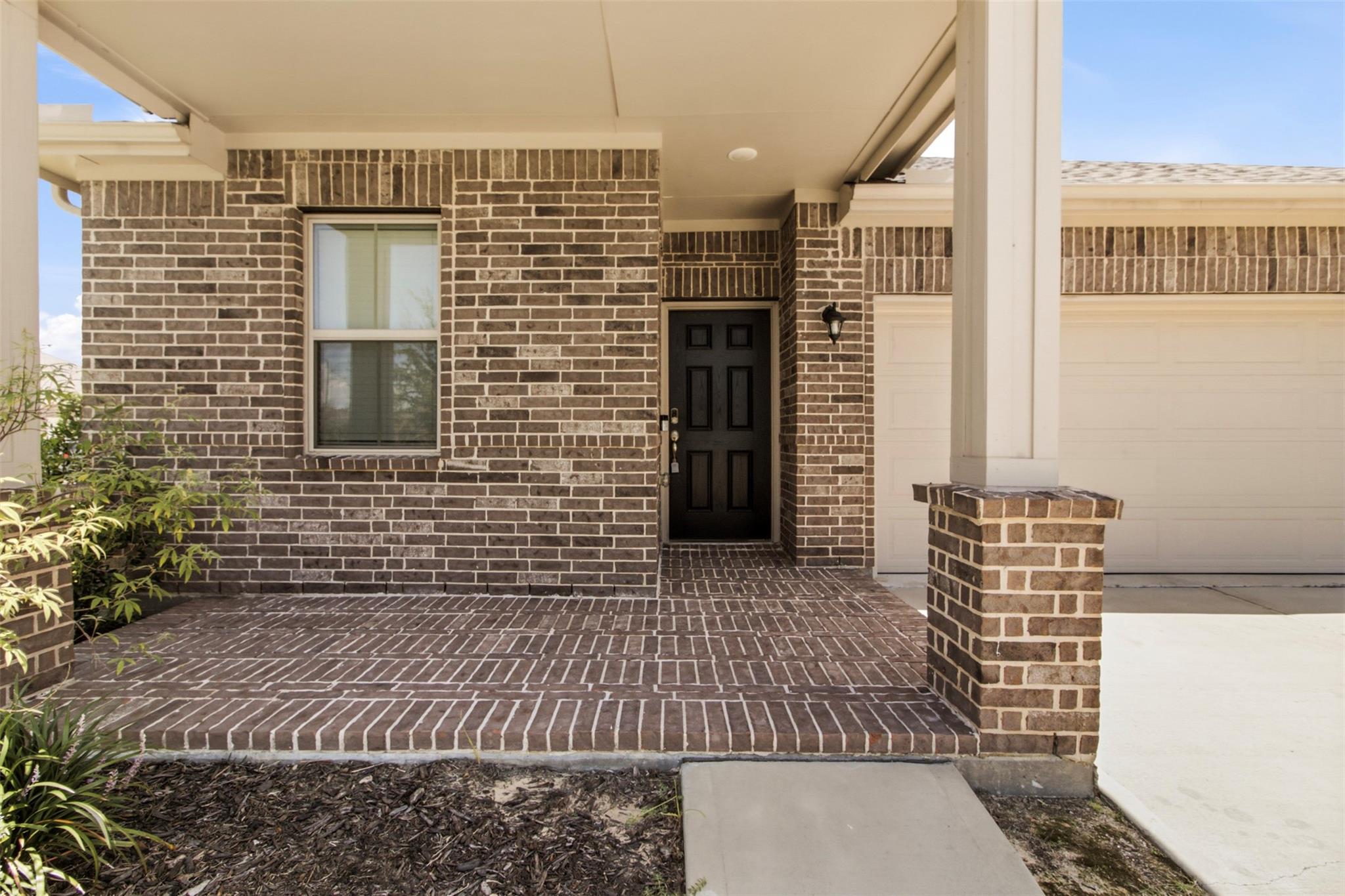 8438 Baywatch Cir, Baytown, TX 77523