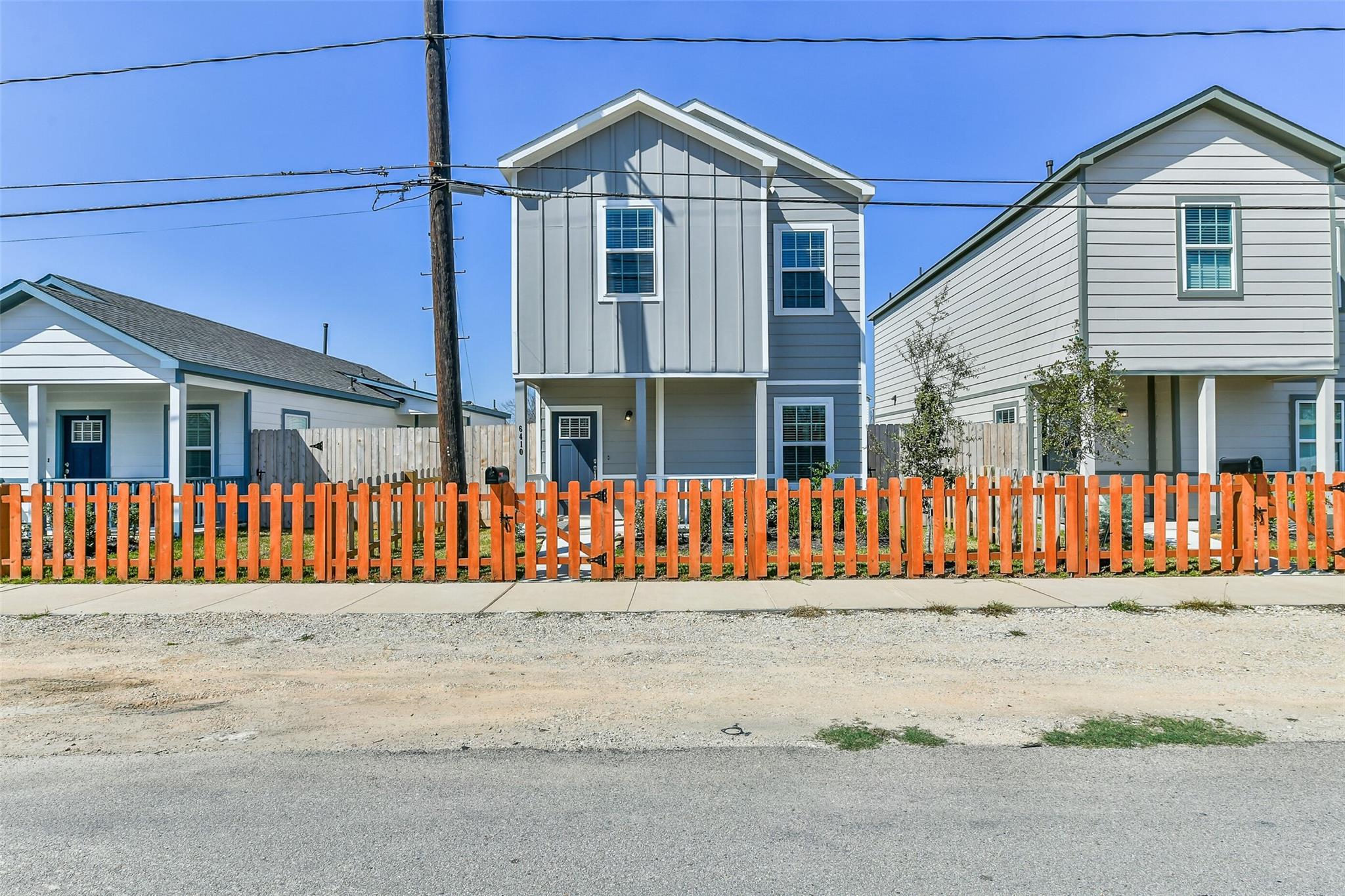 6410 Calhoun Rd, Houston, TX 77021