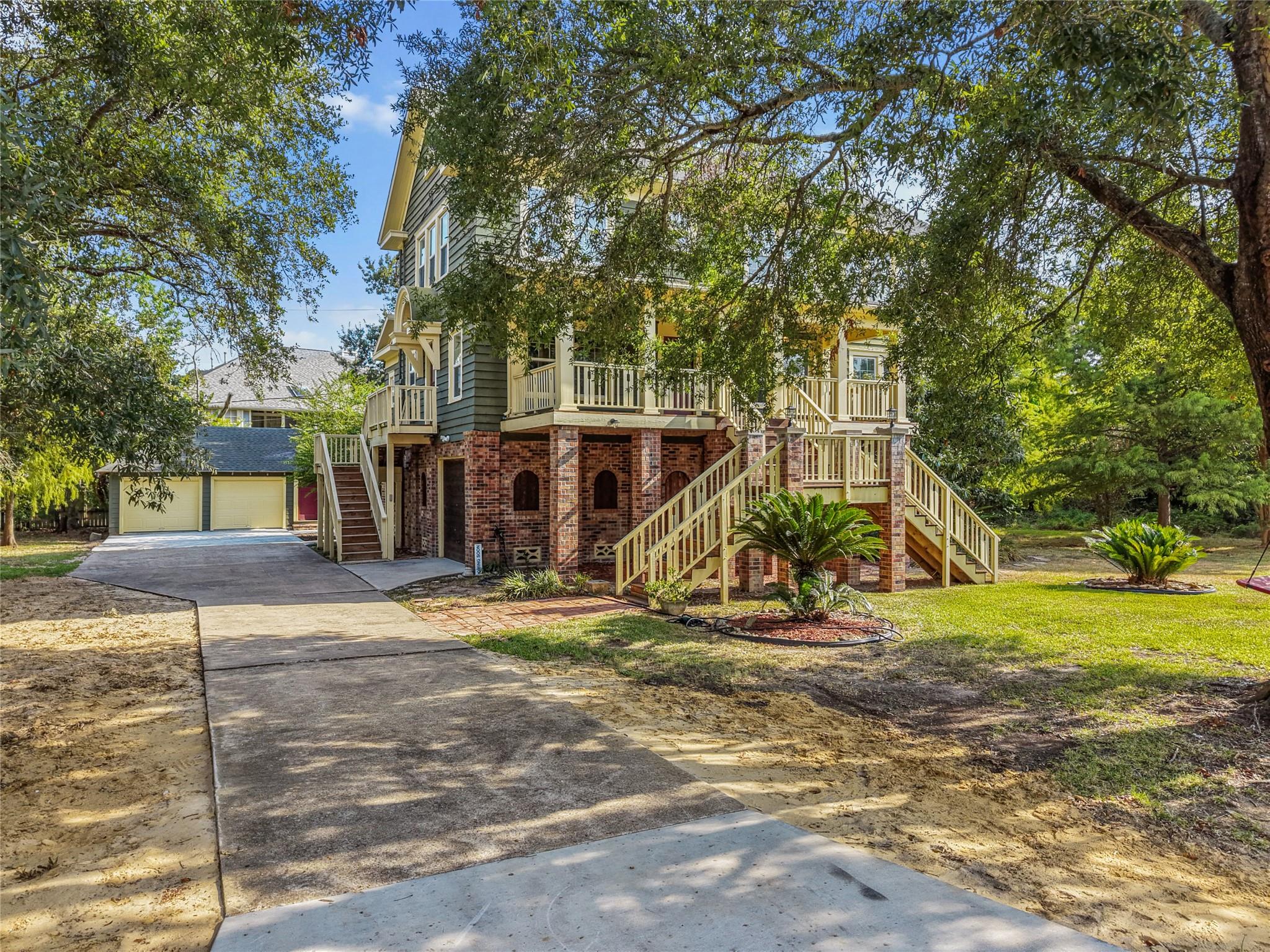 202 Meadowlawn St, Shoreacres, TX 77571 photo