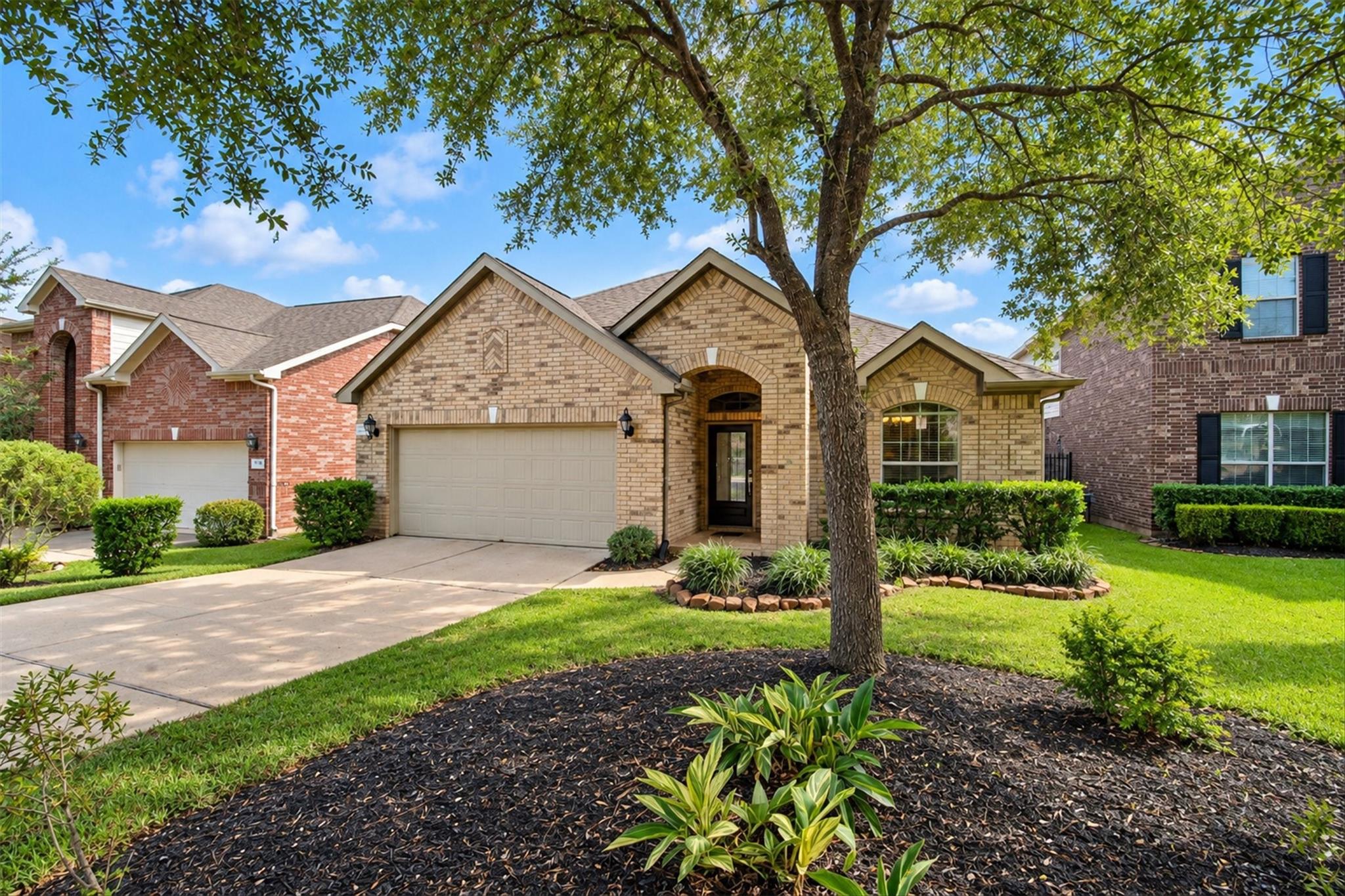 42 Black Swan Ct, Magnolia, TX 77354