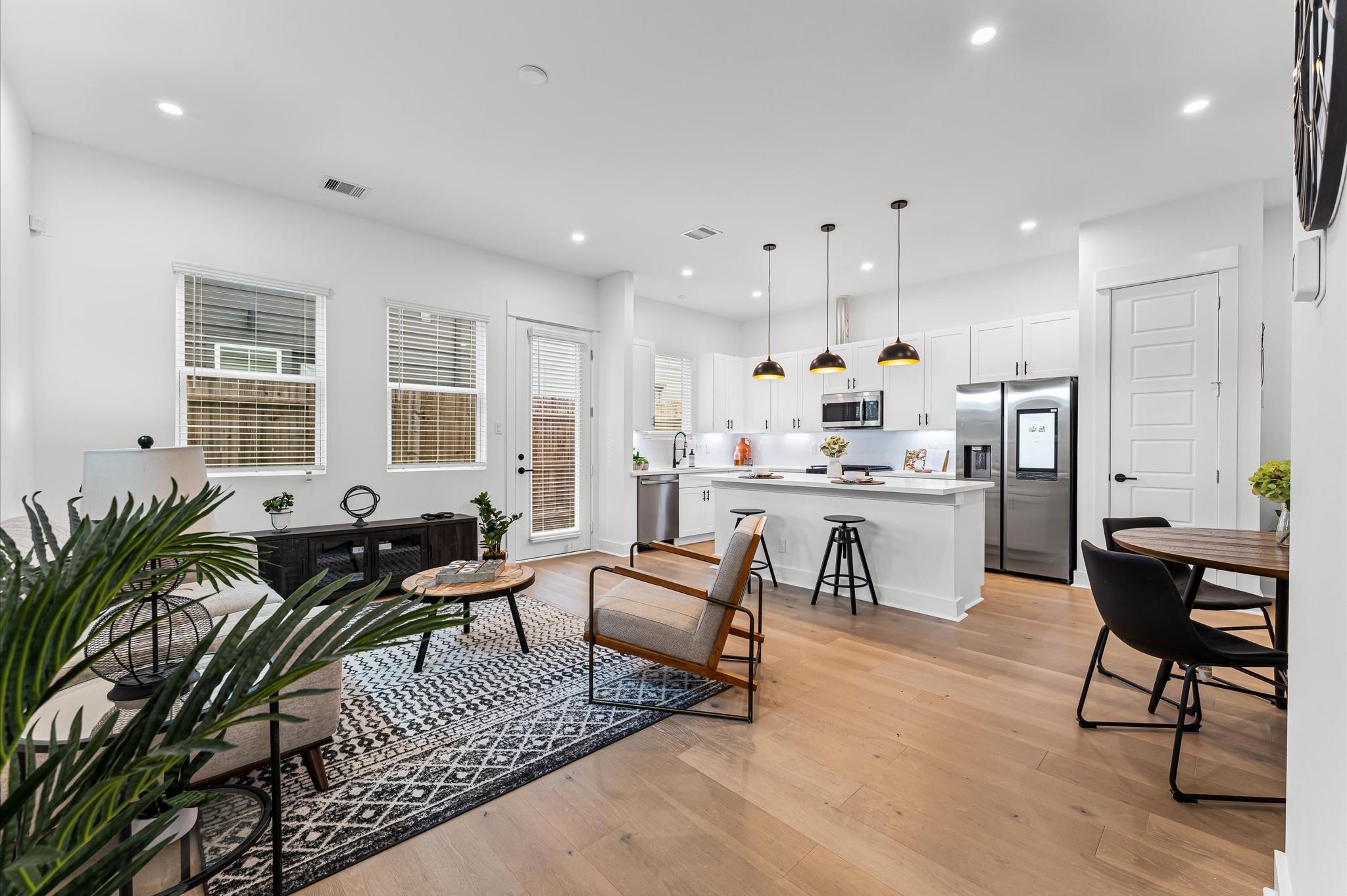 412 Neyland St, Houston, TX 77022