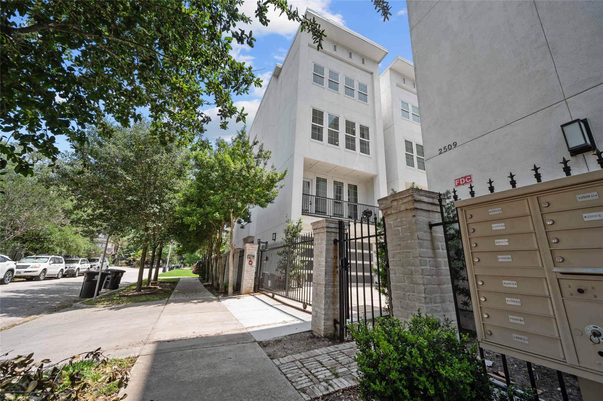 2505 Dorrington, Houston, TX 77030