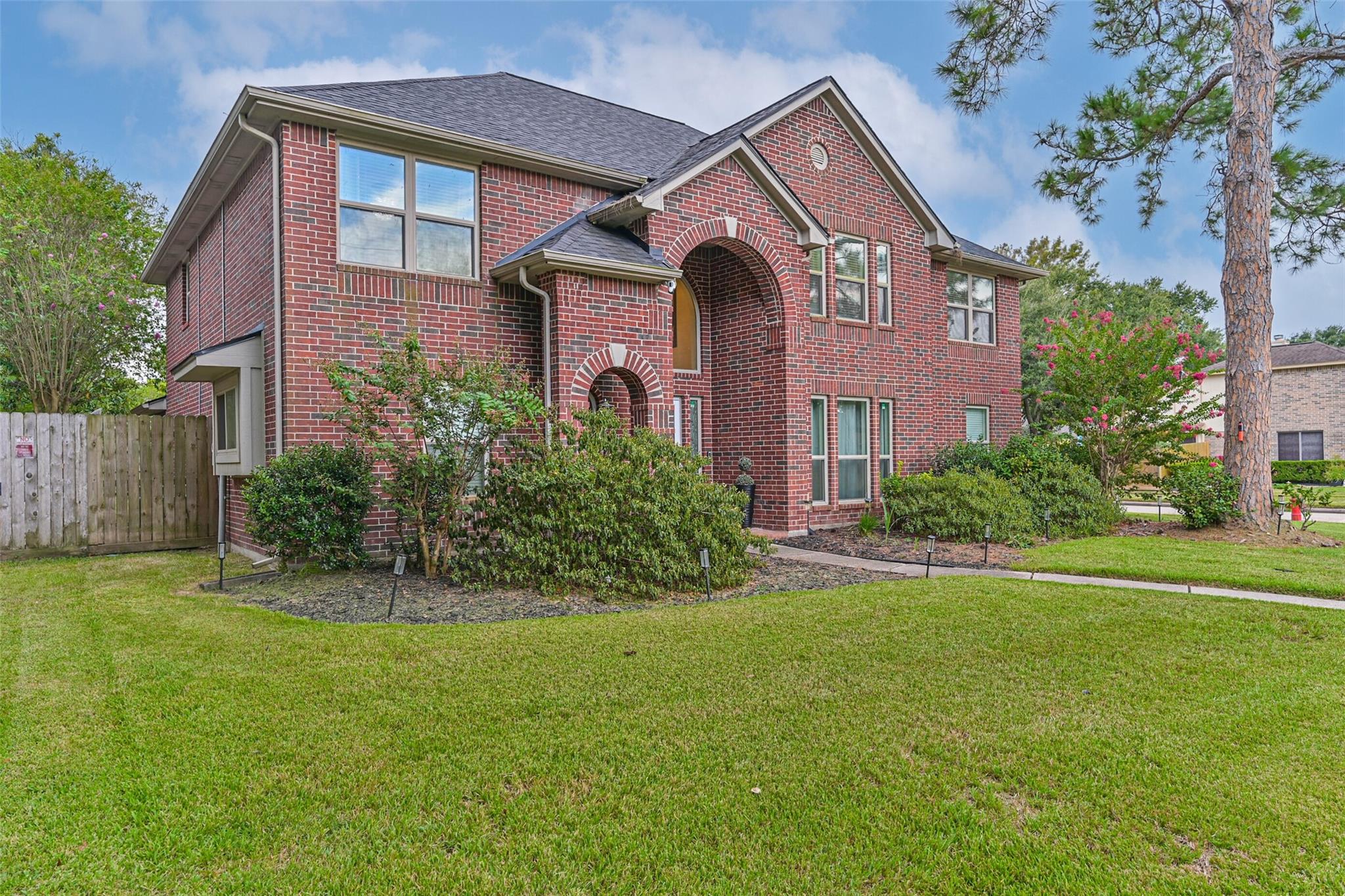 2115 Aberdeen Dr, League City, TX 77573 photo