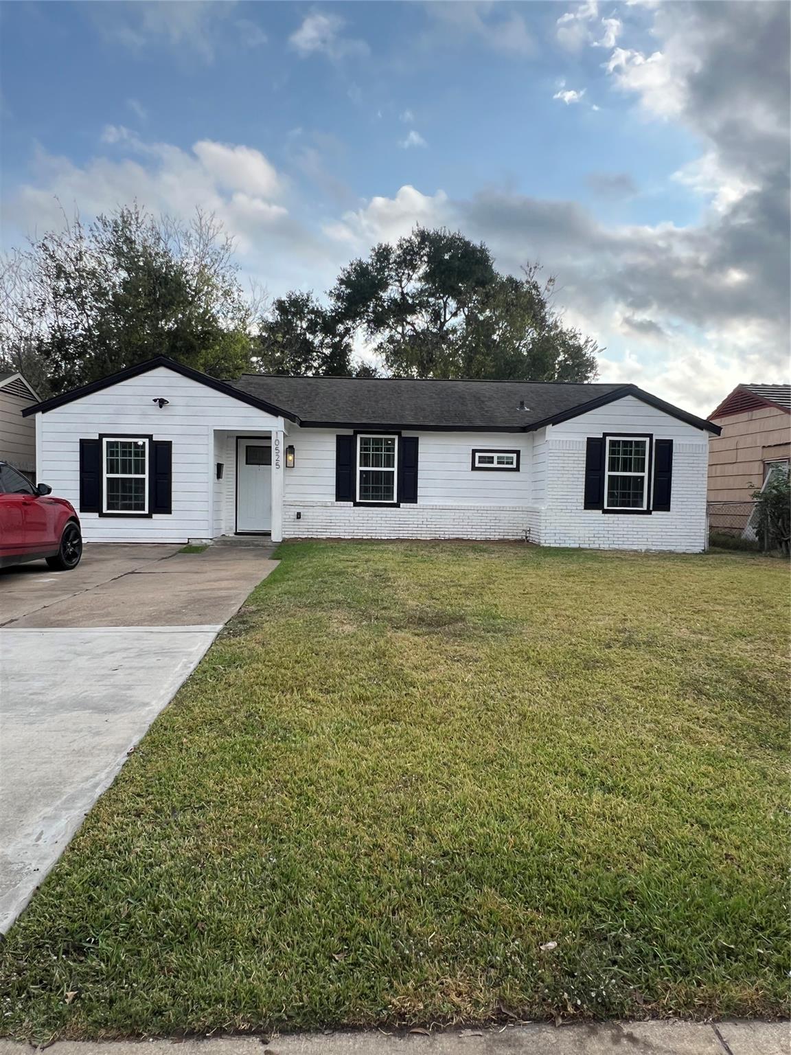 10525 Fairland Dr, Houston, TX 77051 photo