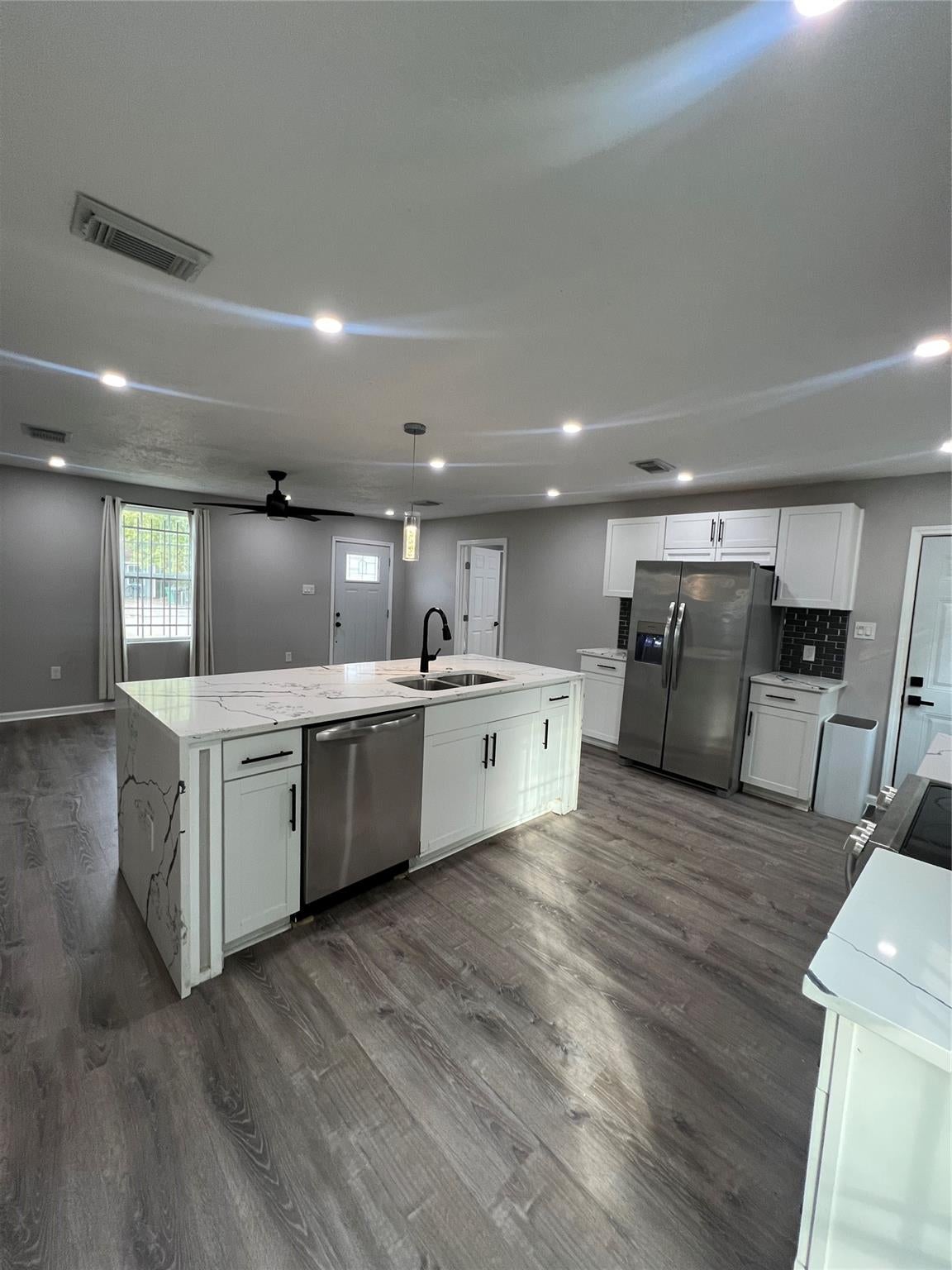 10525 Fairland Dr, Houston, TX 77051