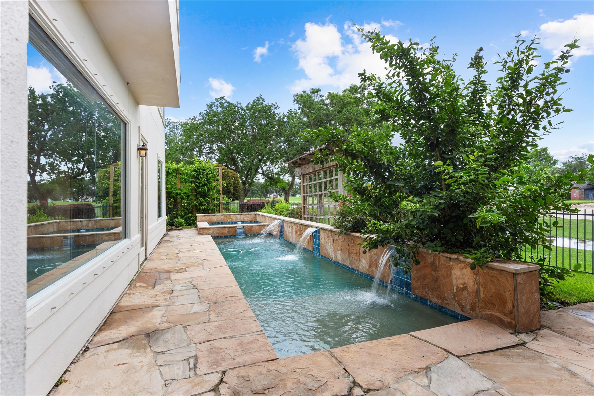 2406 Masters Dr, League City, TX 77573 photo