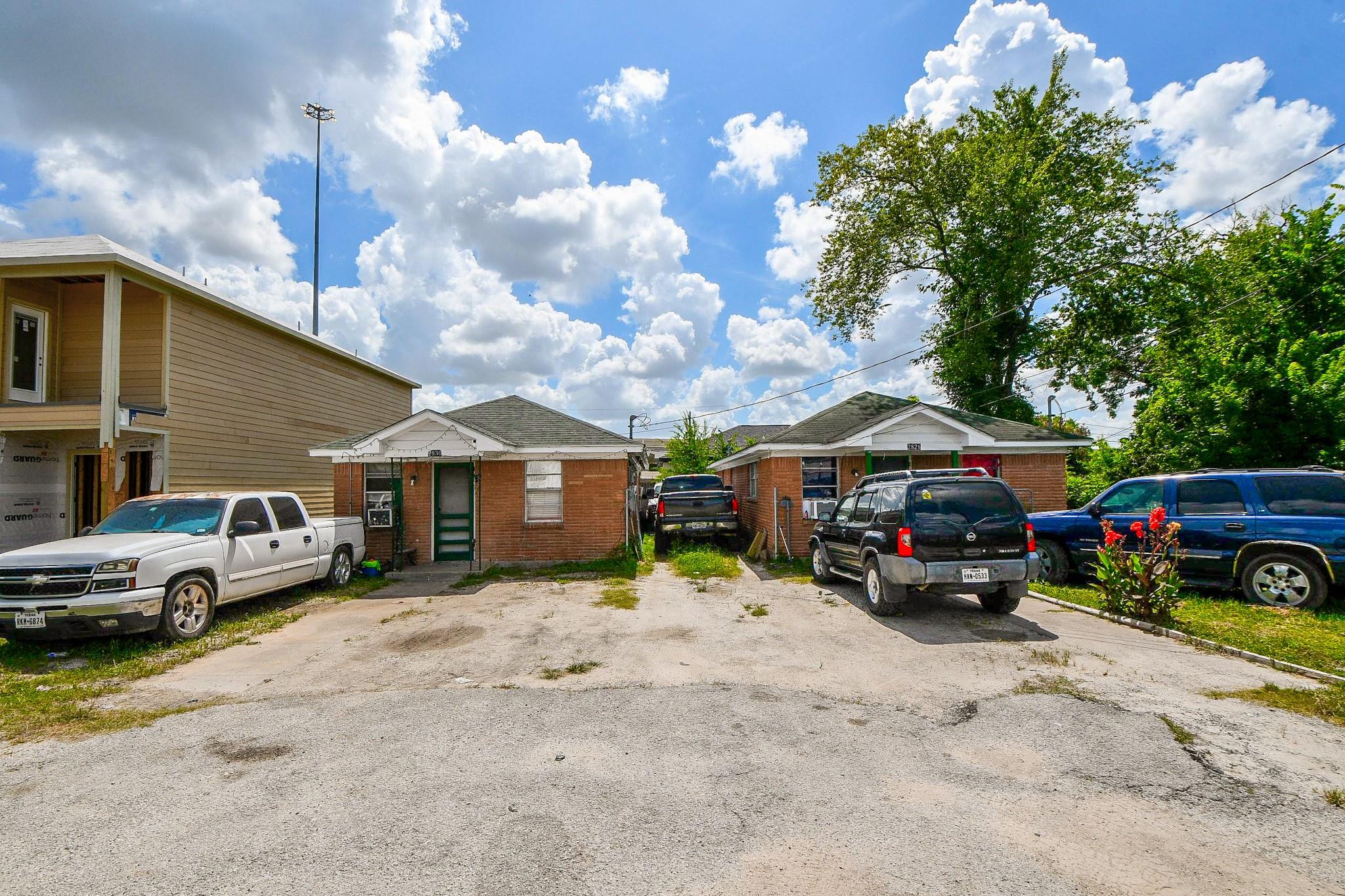 2828 Brackenridge St, Houston, TX 77026