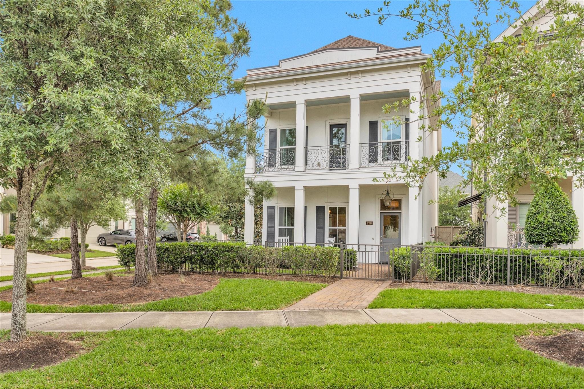 270 Green Blvd, Shenandoah, TX 77384 photo