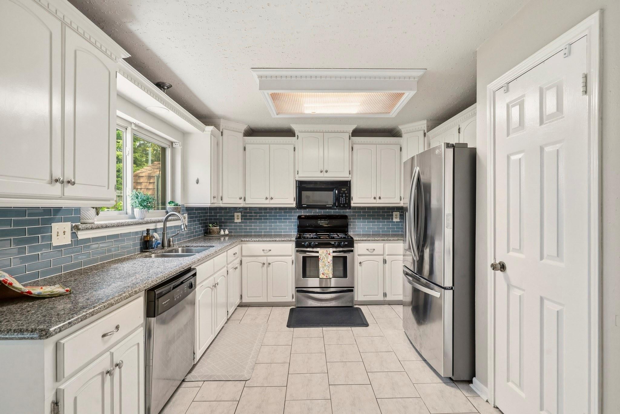 2135 Victoria Garden Dr, Richmond, TX 77406 photo