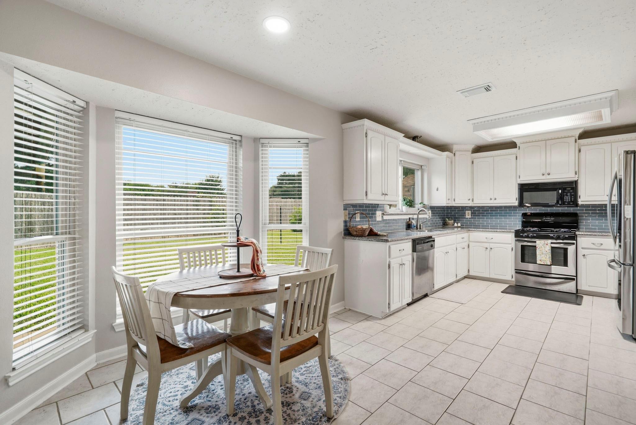 2135 Victoria Garden Dr, Richmond, TX 77406 photo