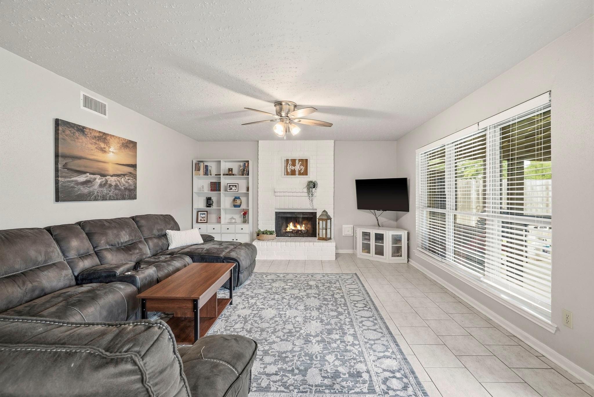 2135 Victoria Garden Dr, Richmond, TX 77406 photo
