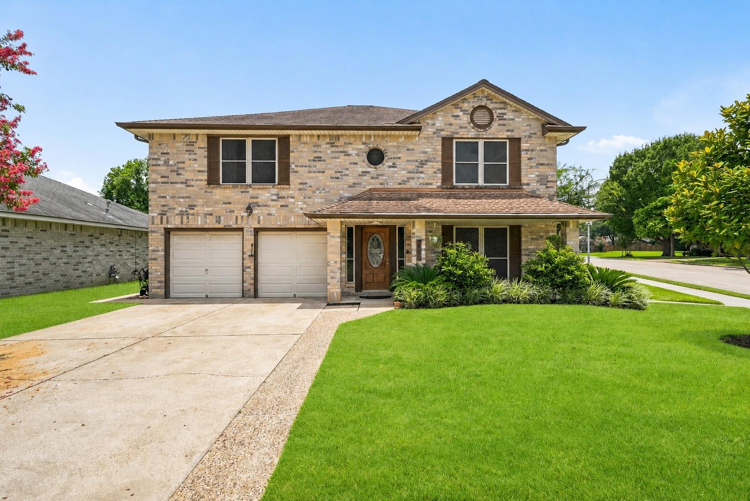 2135 Victoria Garden Dr, Richmond, TX 77406