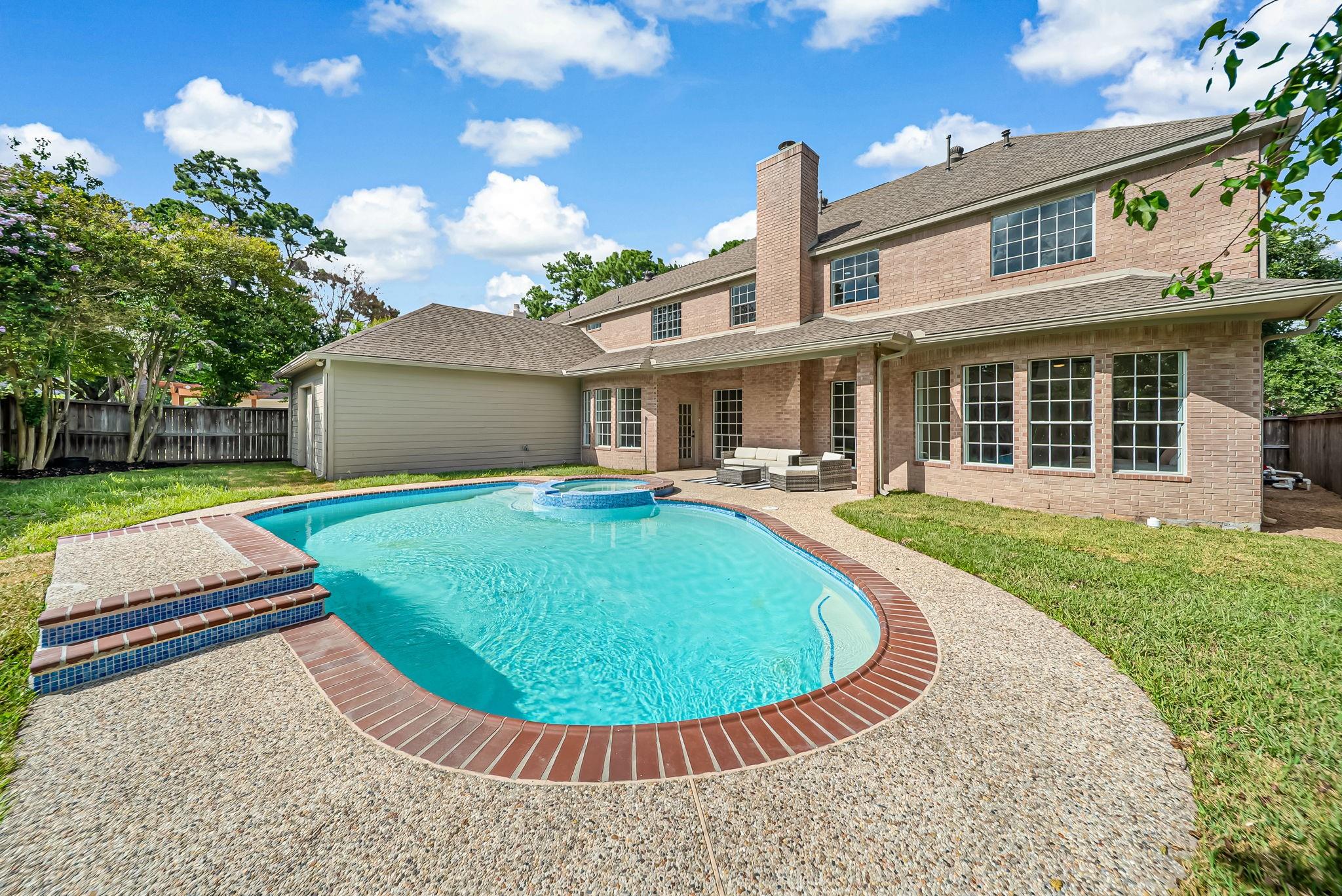 17807 Burnt Leaf Ln, Spring, TX 77379 photo
