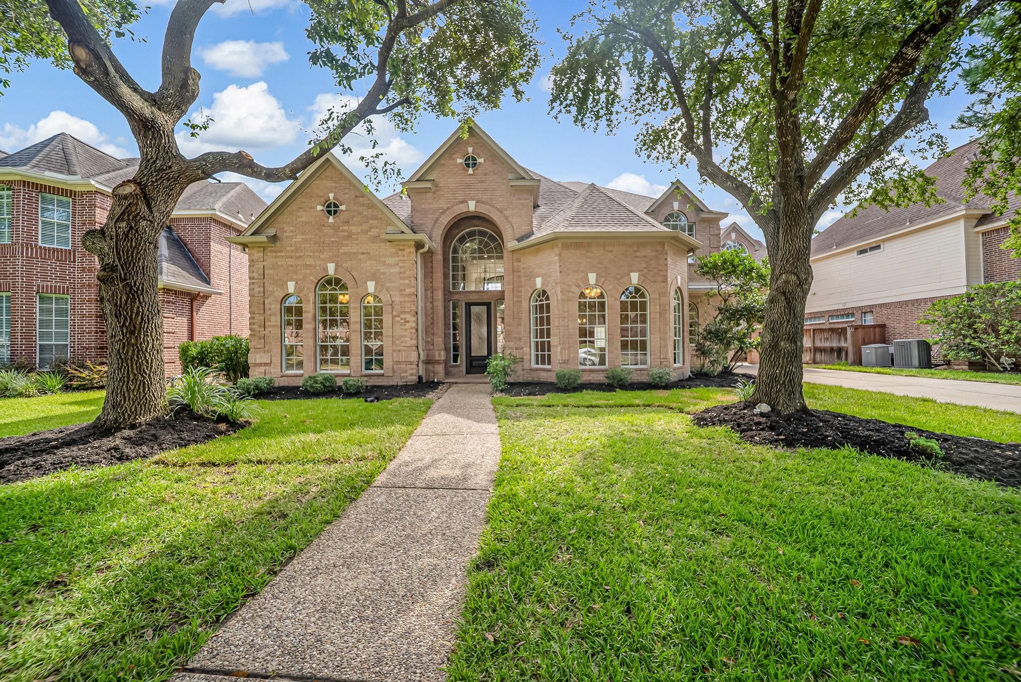 17807 Burnt Leaf Ln, Spring, TX 77379